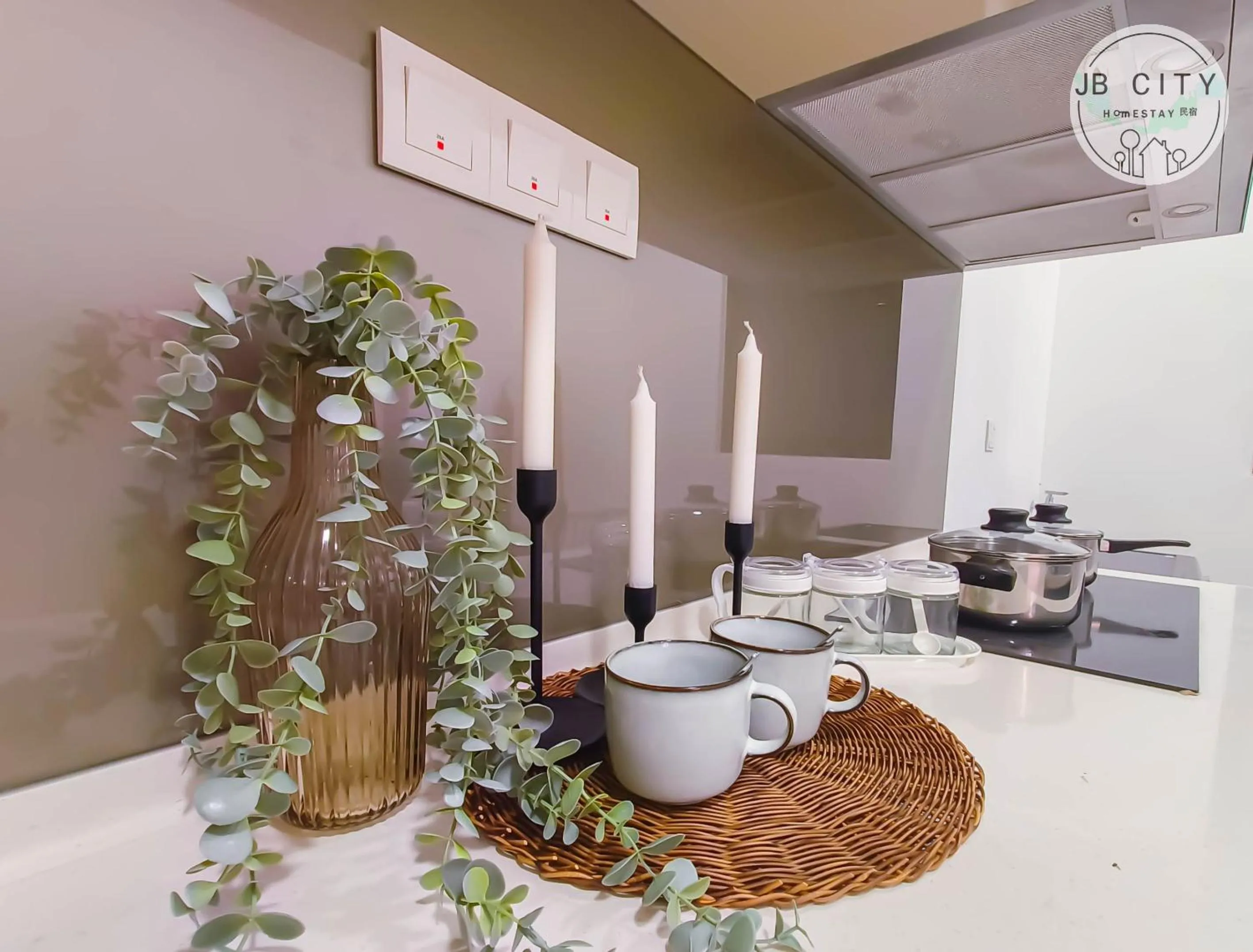 Kitchen or kitchenette in Paradigm Residence by RR JBcity