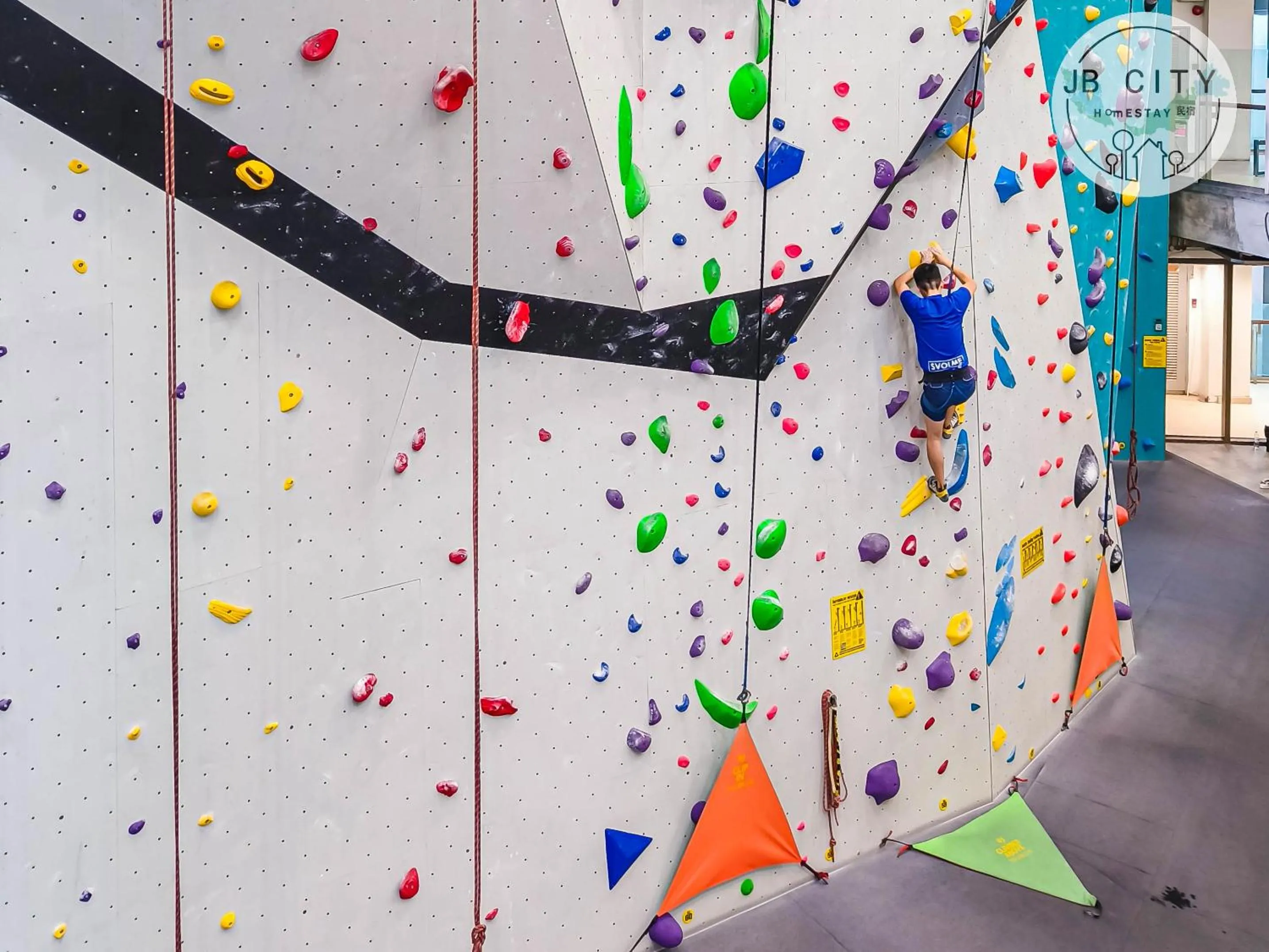 Evening entertainment in Paradigm Residence by RR JBcity