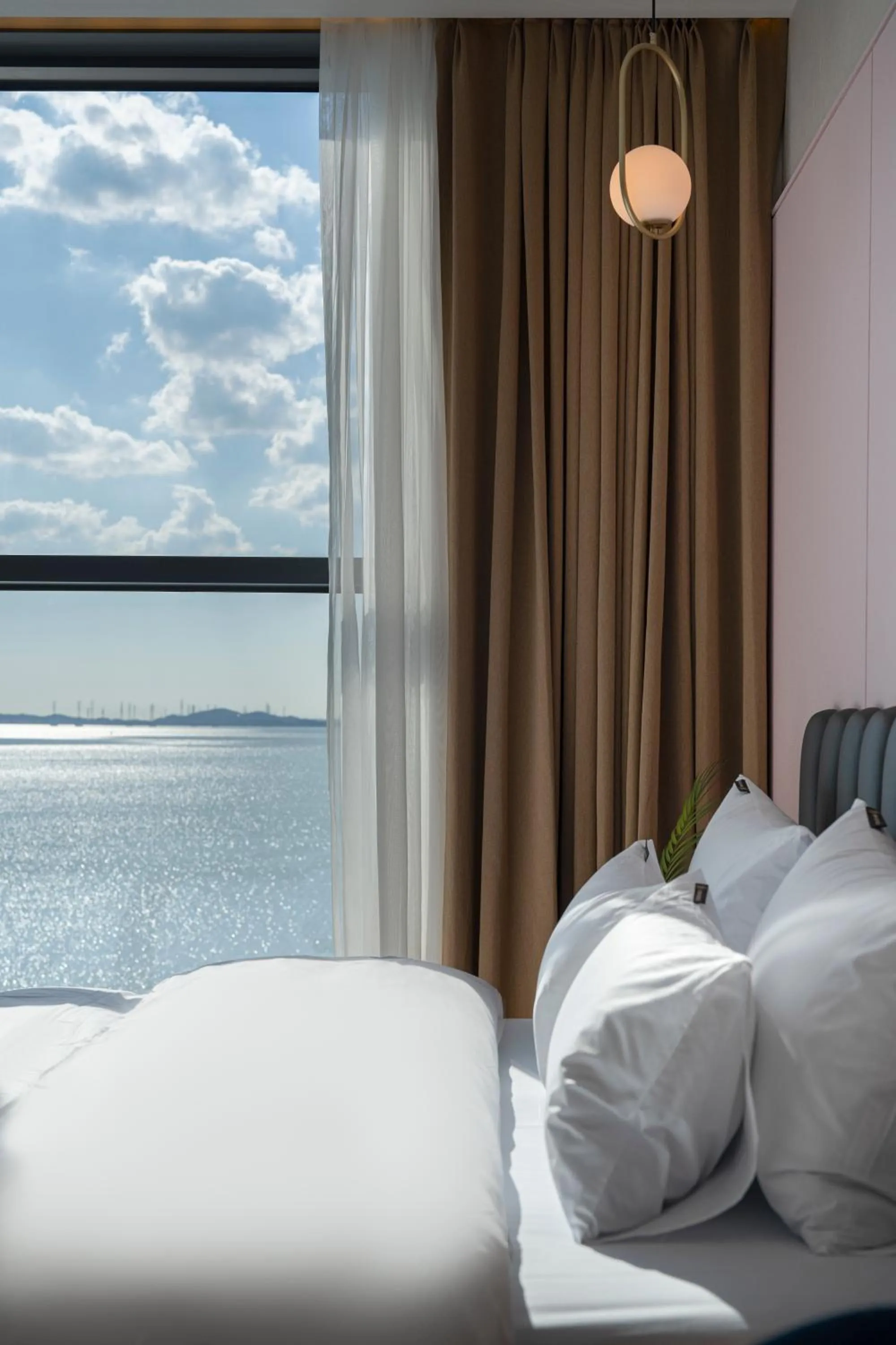 Natural landscape, Bed in Brown Dot Siheung Geobuksum