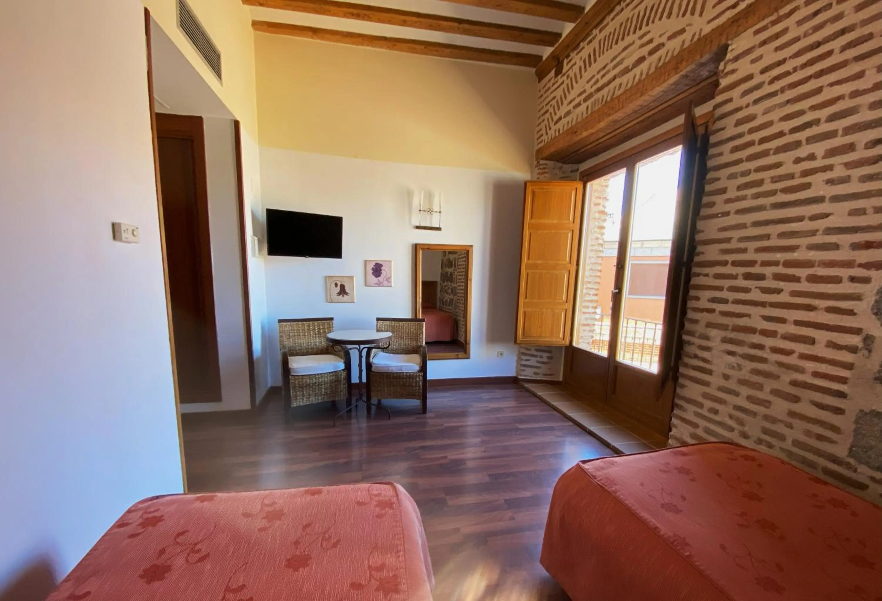 Bedroom in HOTEL EL RASTRO - Palacio Duque de Tamames -