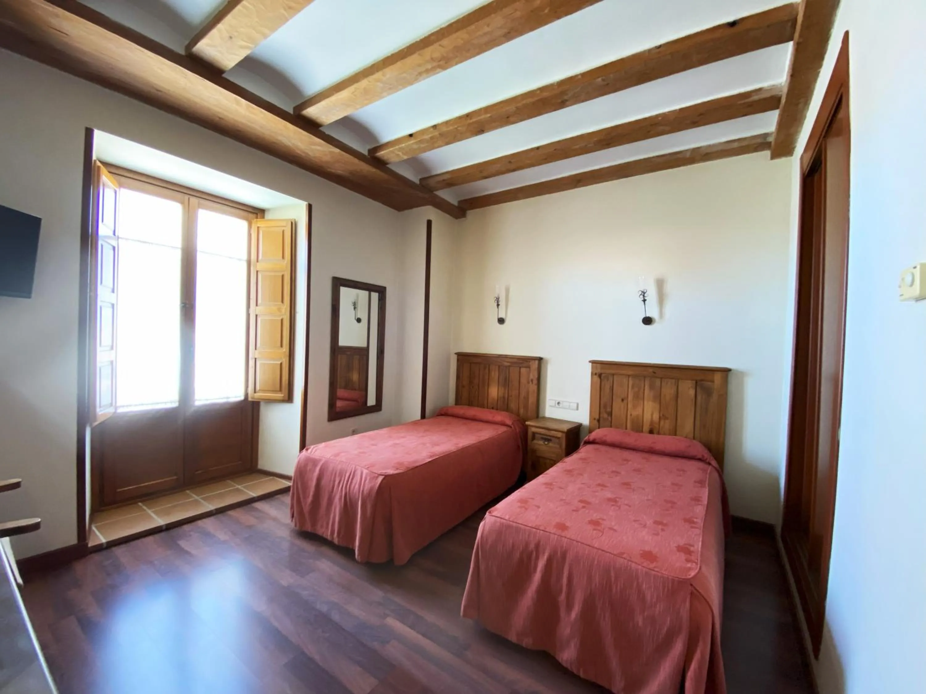 Bedroom, Bed in HOTEL EL RASTRO - Palacio Duque de Tamames -