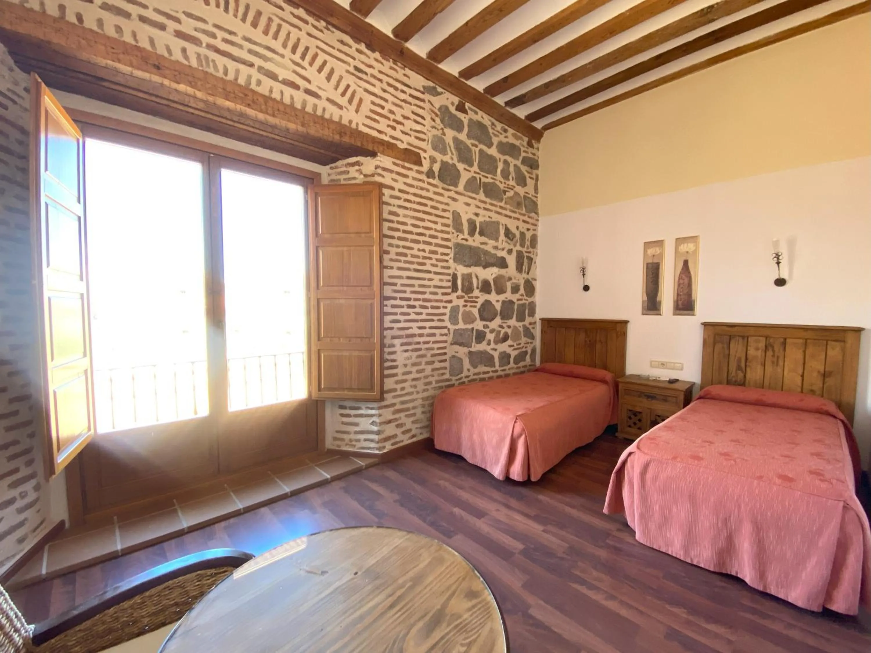 Bedroom, Bed in HOTEL EL RASTRO - Palacio Duque de Tamames -