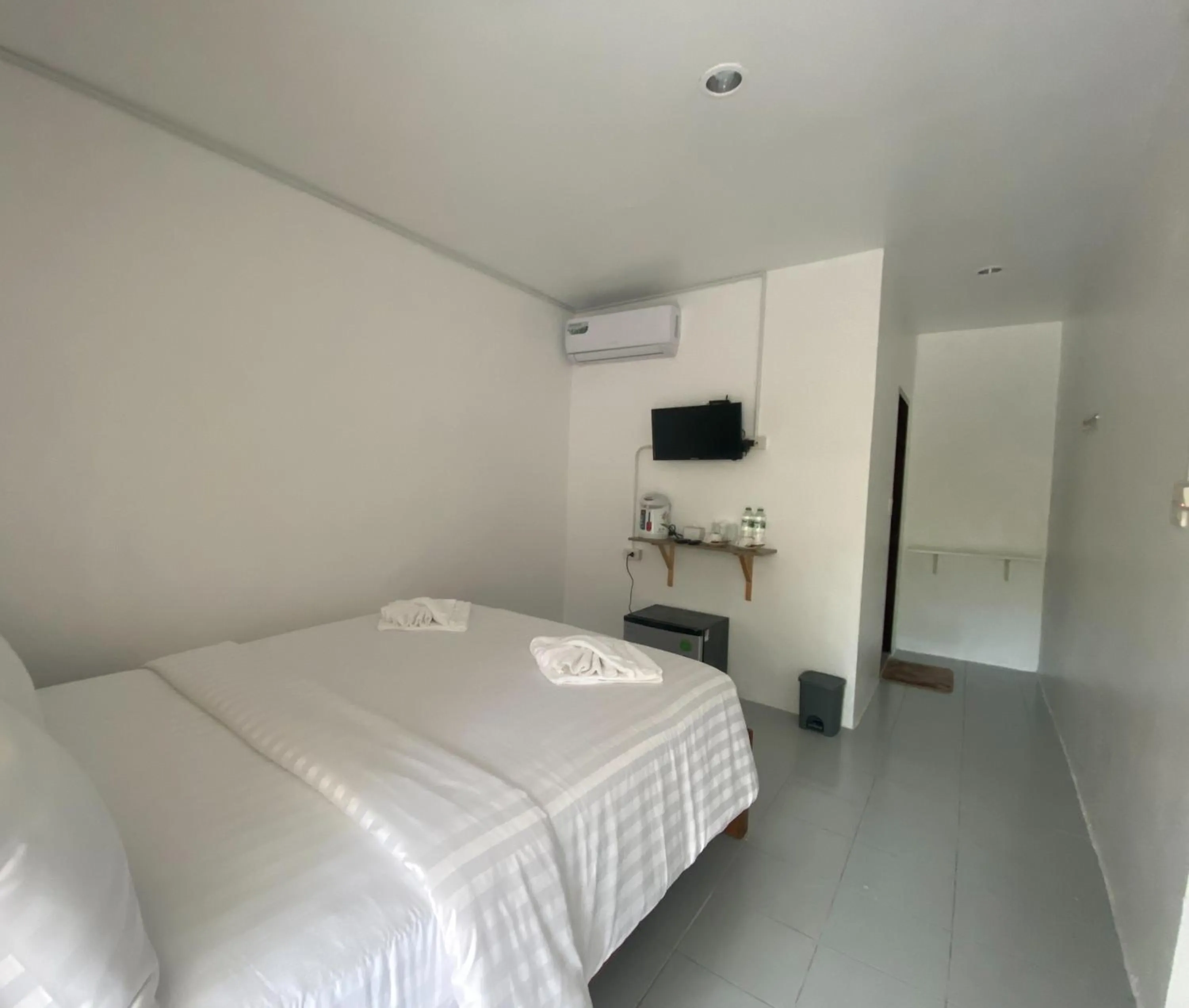 Bedroom, Bed in White house bailan resort