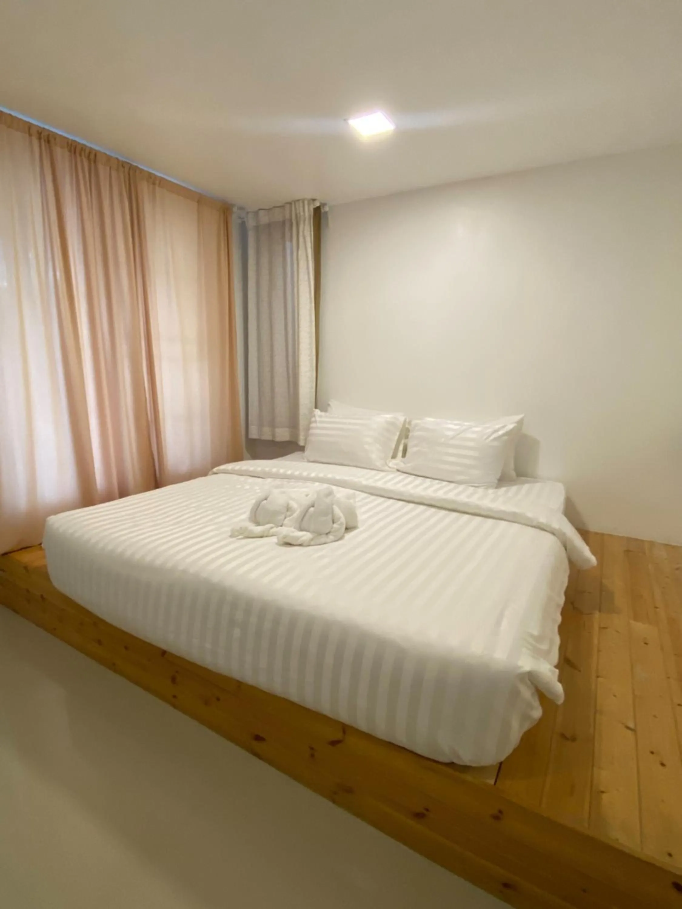 Bedroom, Bed in White house bailan resort