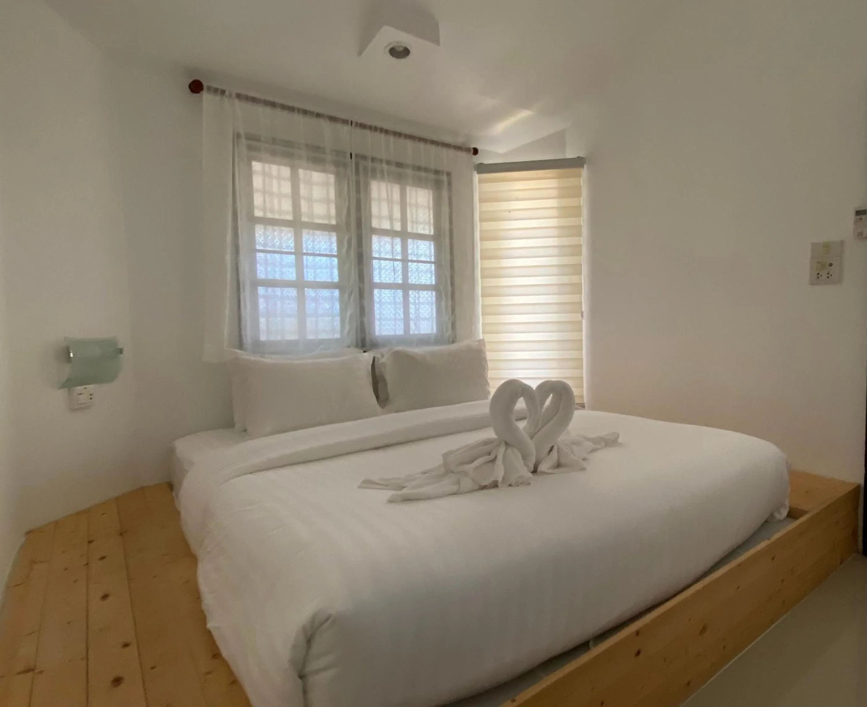 Bedroom, Bed in White house bailan resort