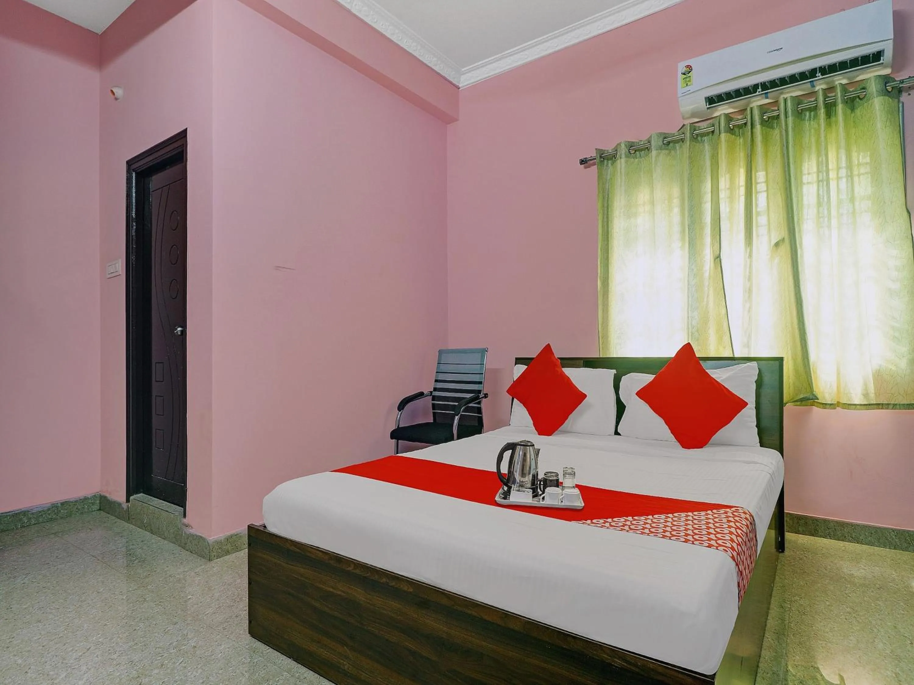 Bedroom, Bed in Hotel O S V Residency Kajaguda Near Gachibowli