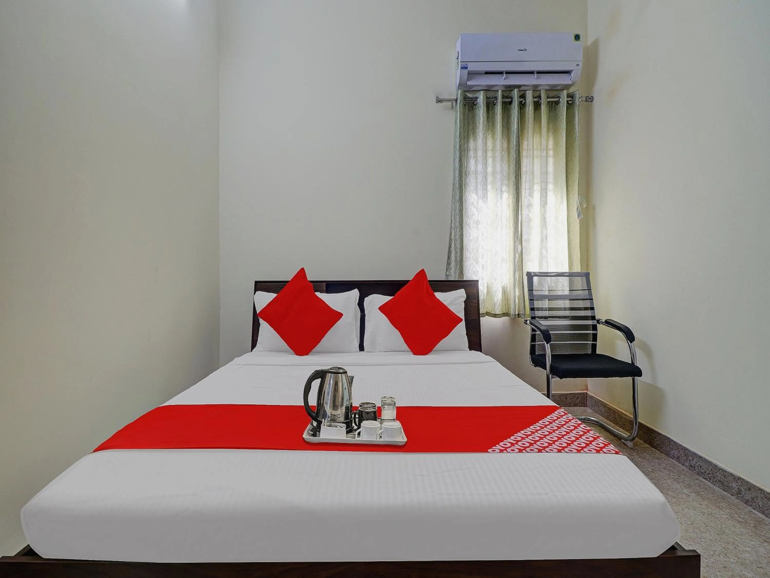 Bedroom, Bed in Hotel O S V Residency Kajaguda Near Gachibowli