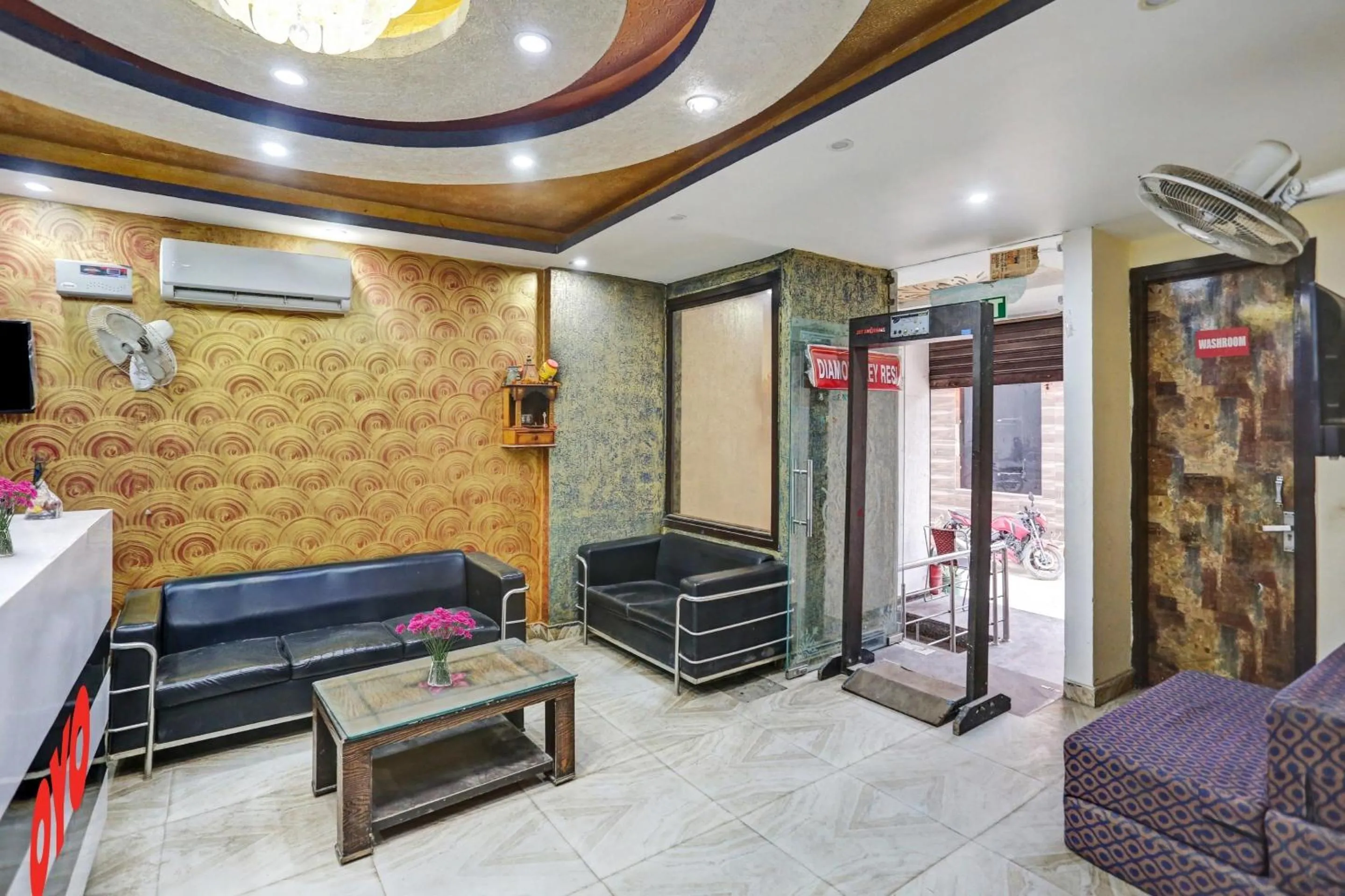 Lobby or reception in Super Hotel O Hotel Blue Orchid