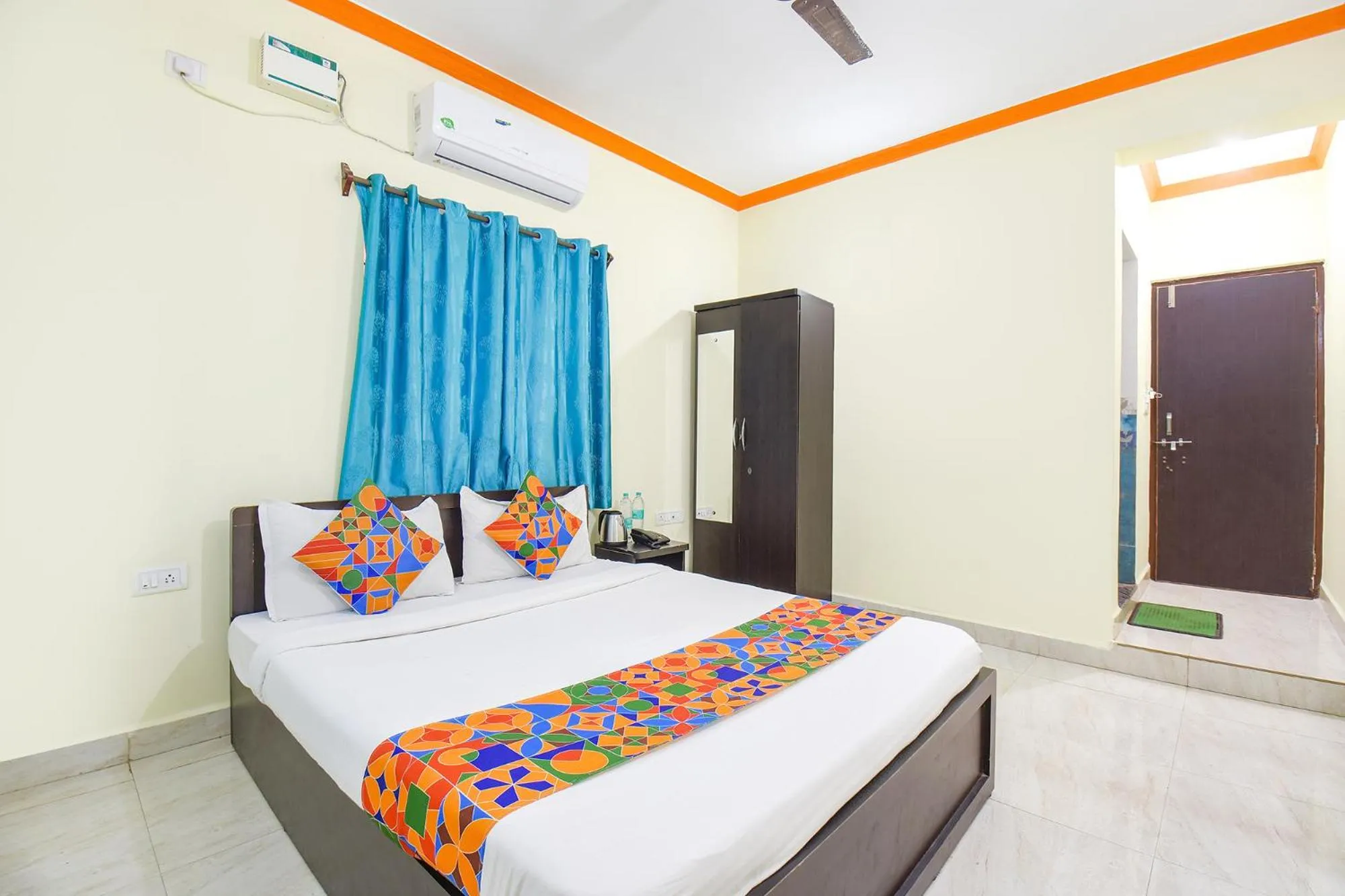 Bed in Via Shanel Beachside Resort - Tito's lane, Baga Beach