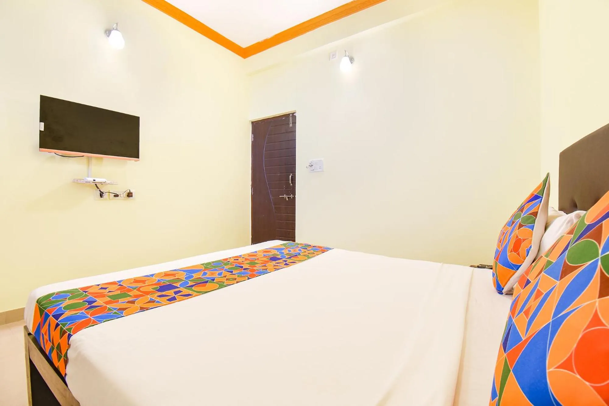 Bed in Via Shanel Beachside Resort - Tito's lane, Baga Beach