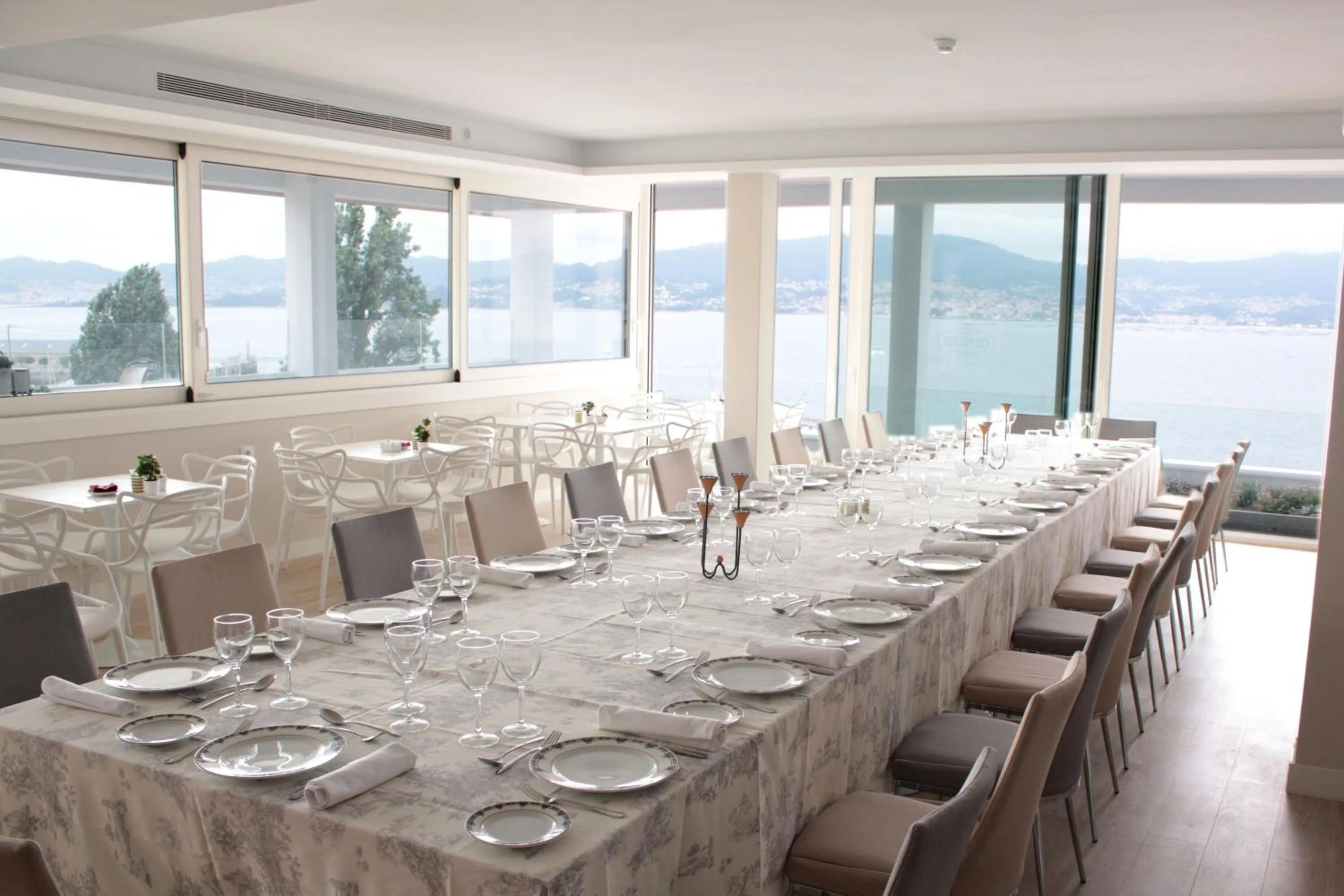 Restaurant/places to eat in Hotel Ciudad de Vigo