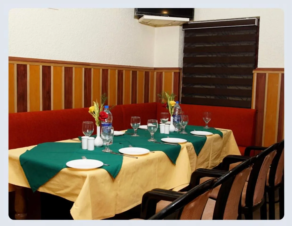 Restaurant/places to eat in Hotel Sasthapuri