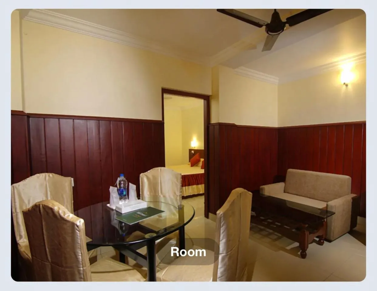 Dining area in Hotel Sasthapuri