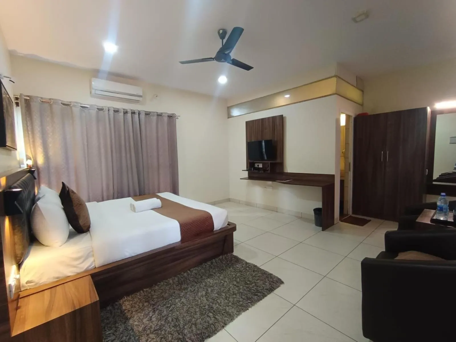 Bed in Jungle Hill Resort Coorg