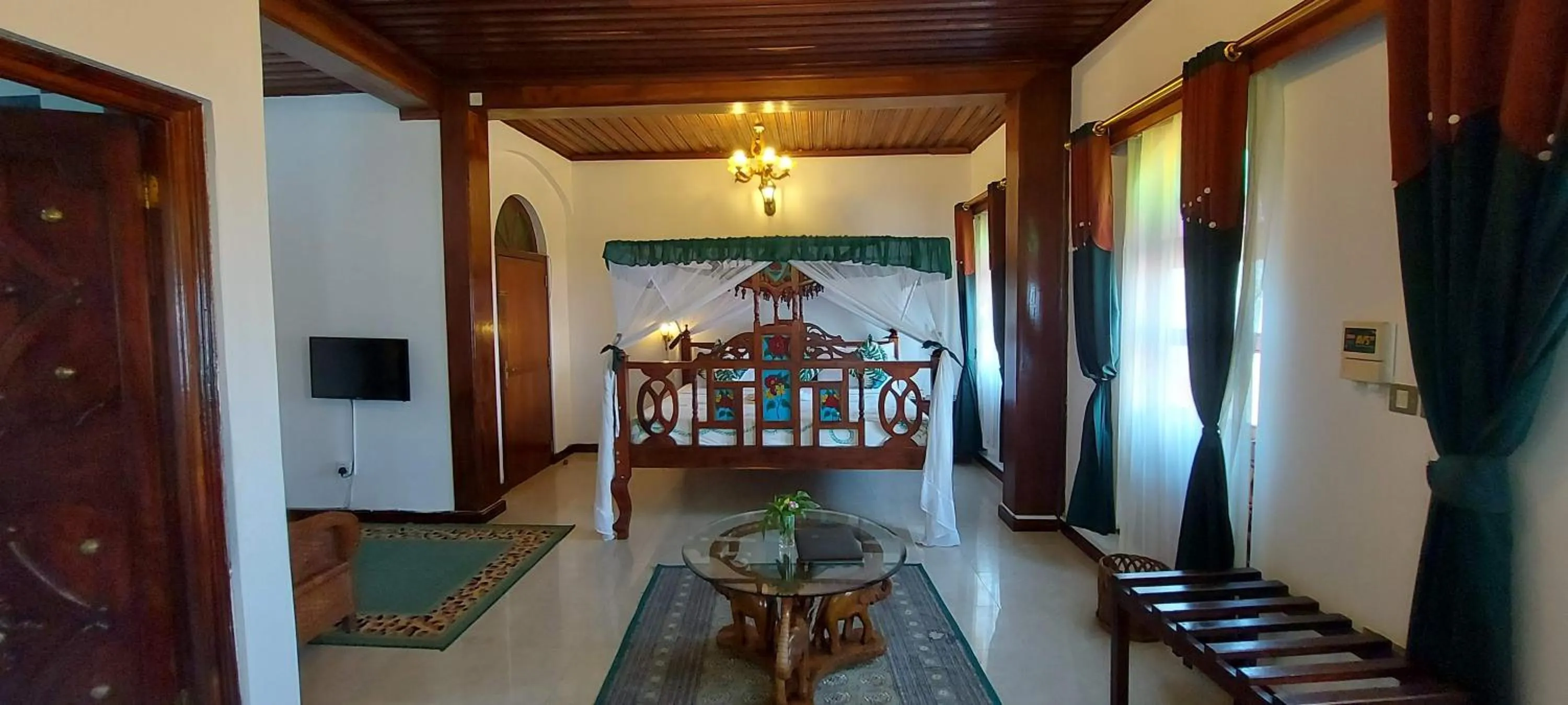 TV and multimedia in Horizon Palace