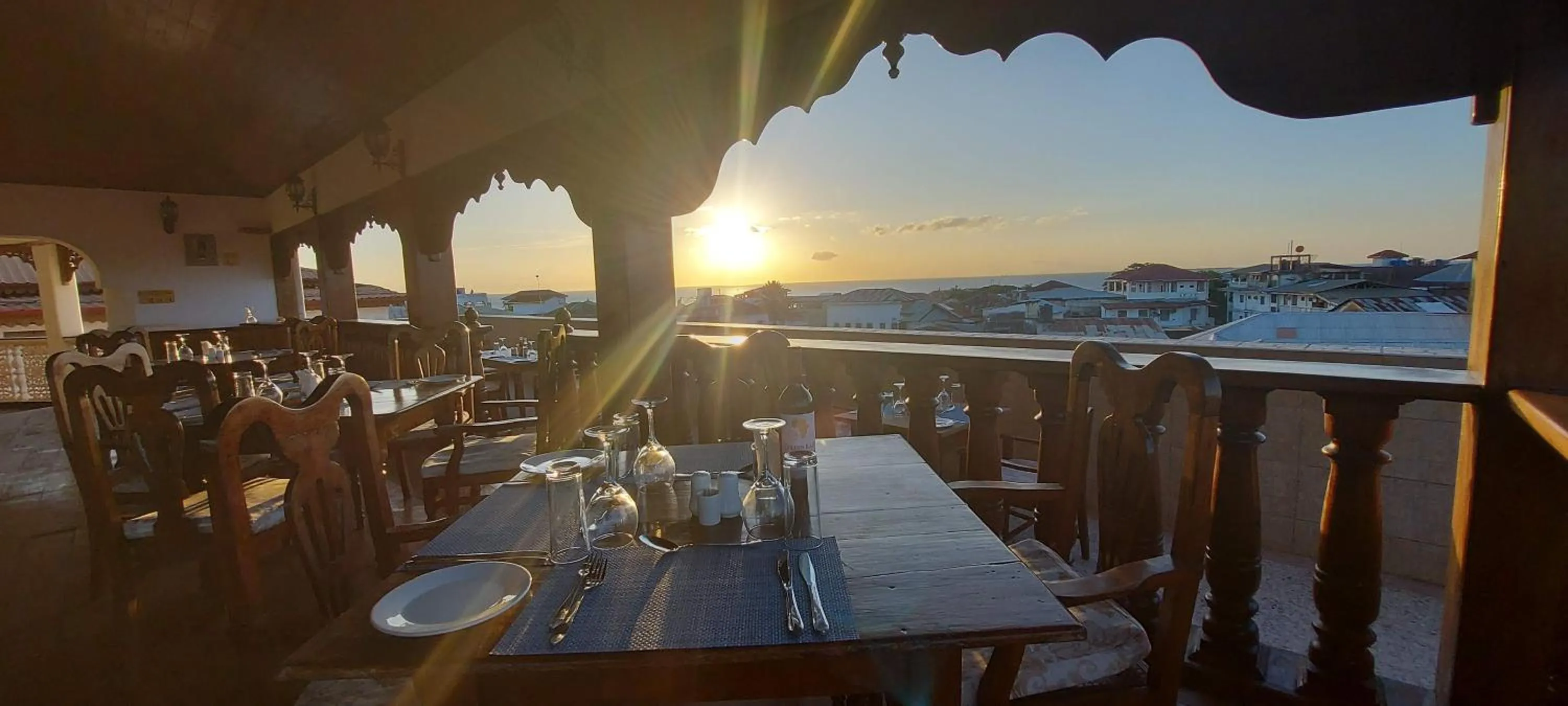 Restaurant/places to eat in Horizon Palace