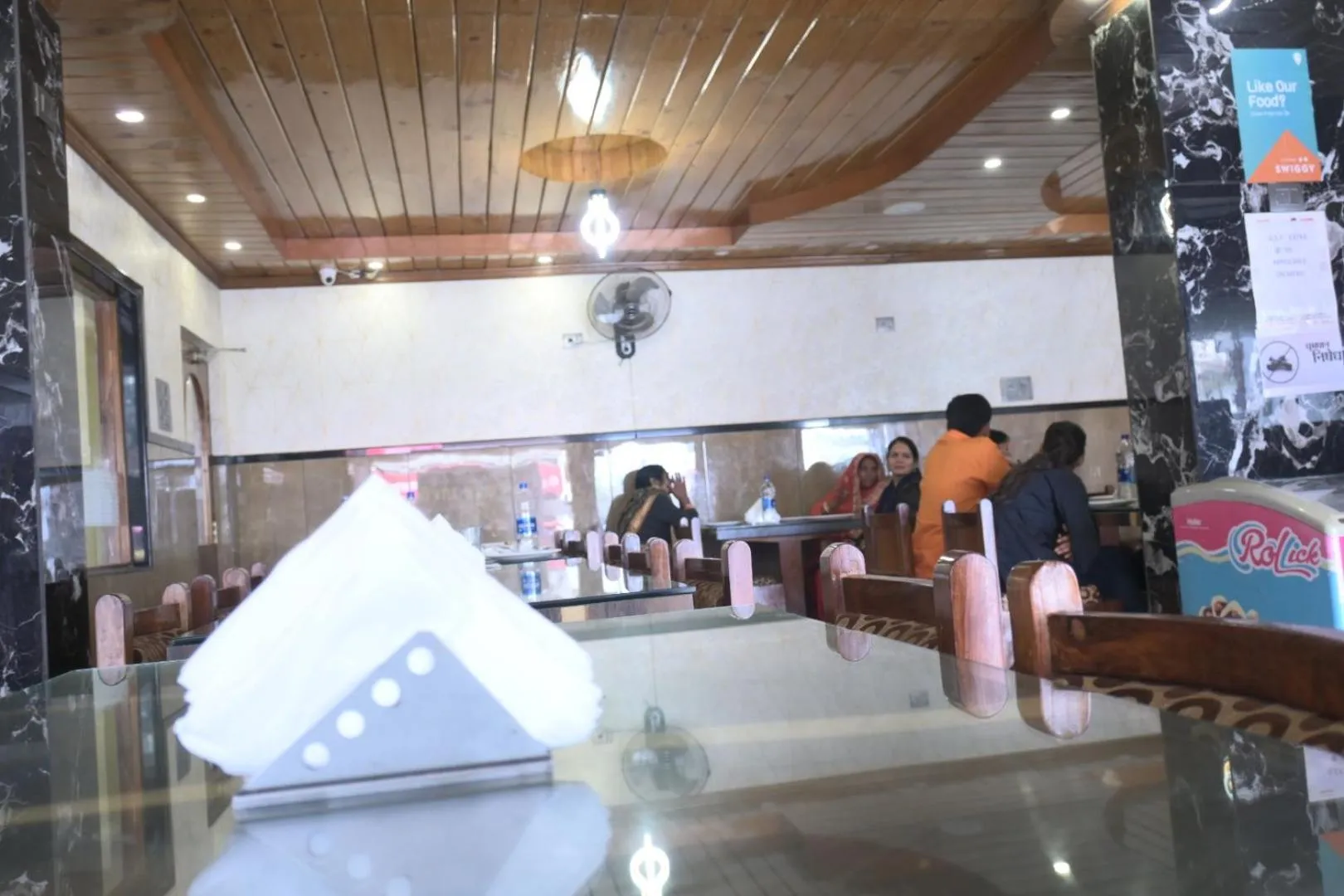 Restaurant/places to eat in Hotel Bharati