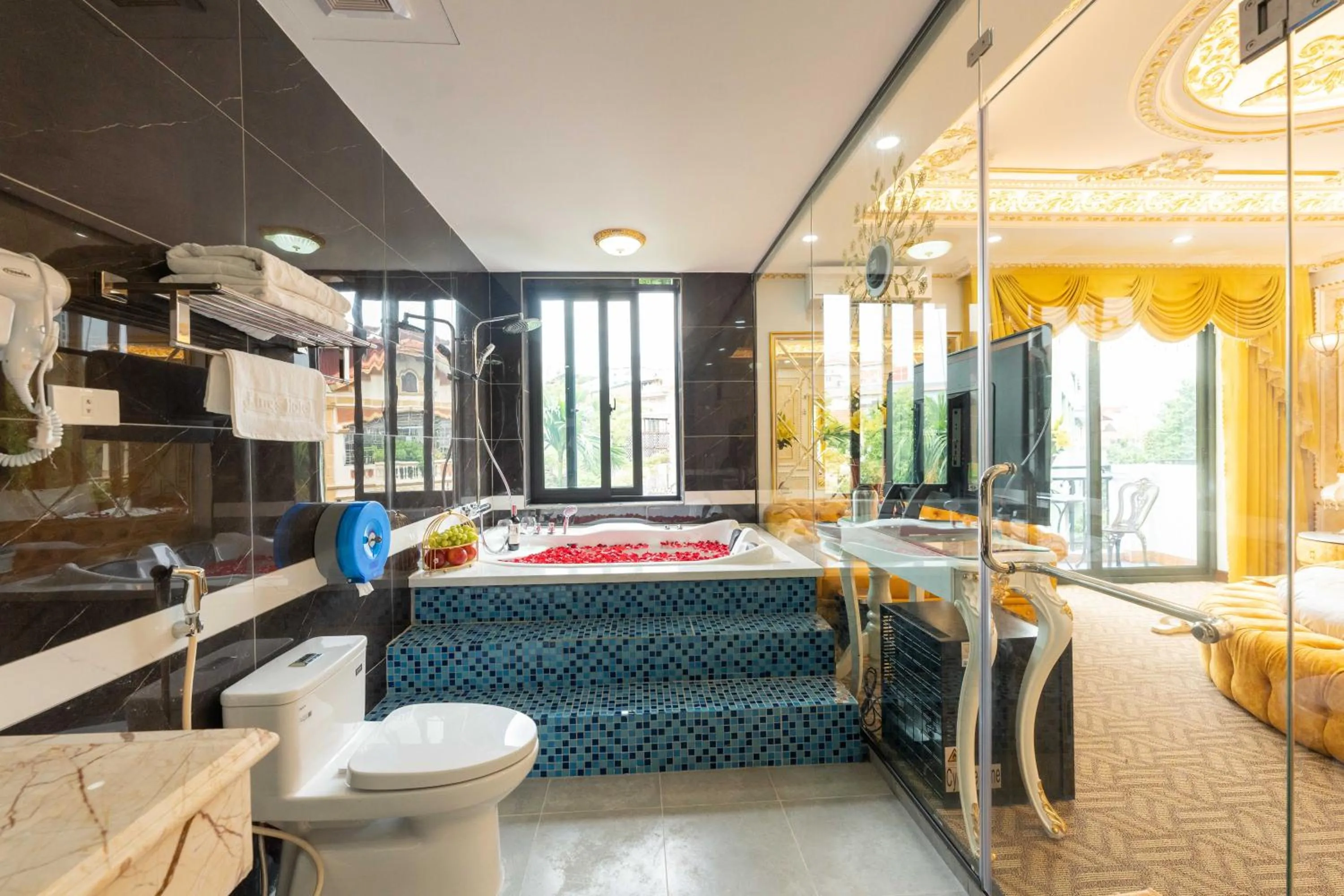 King's Hotel Linh Đàm 2