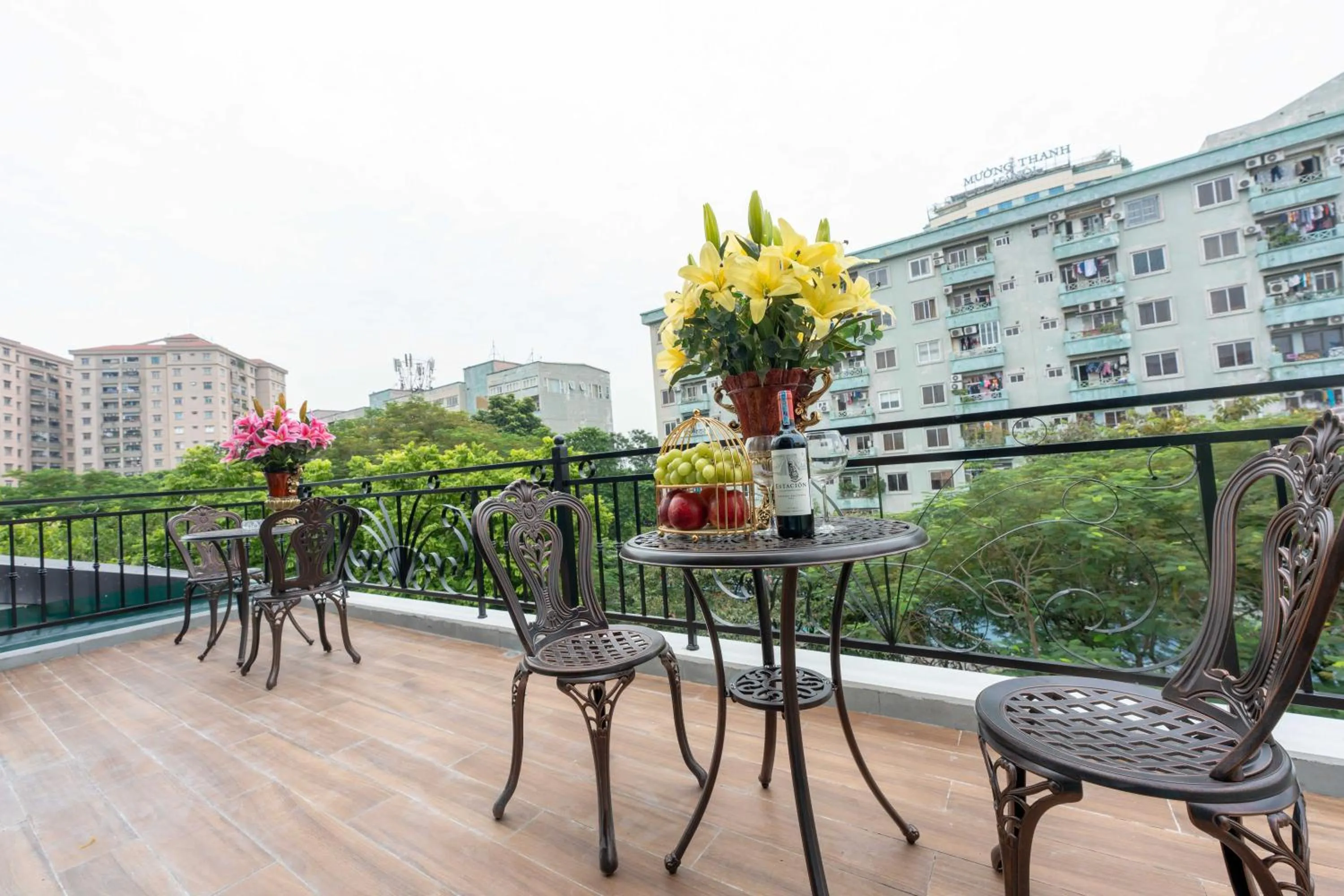 King's Hotel Linh Đàm 2