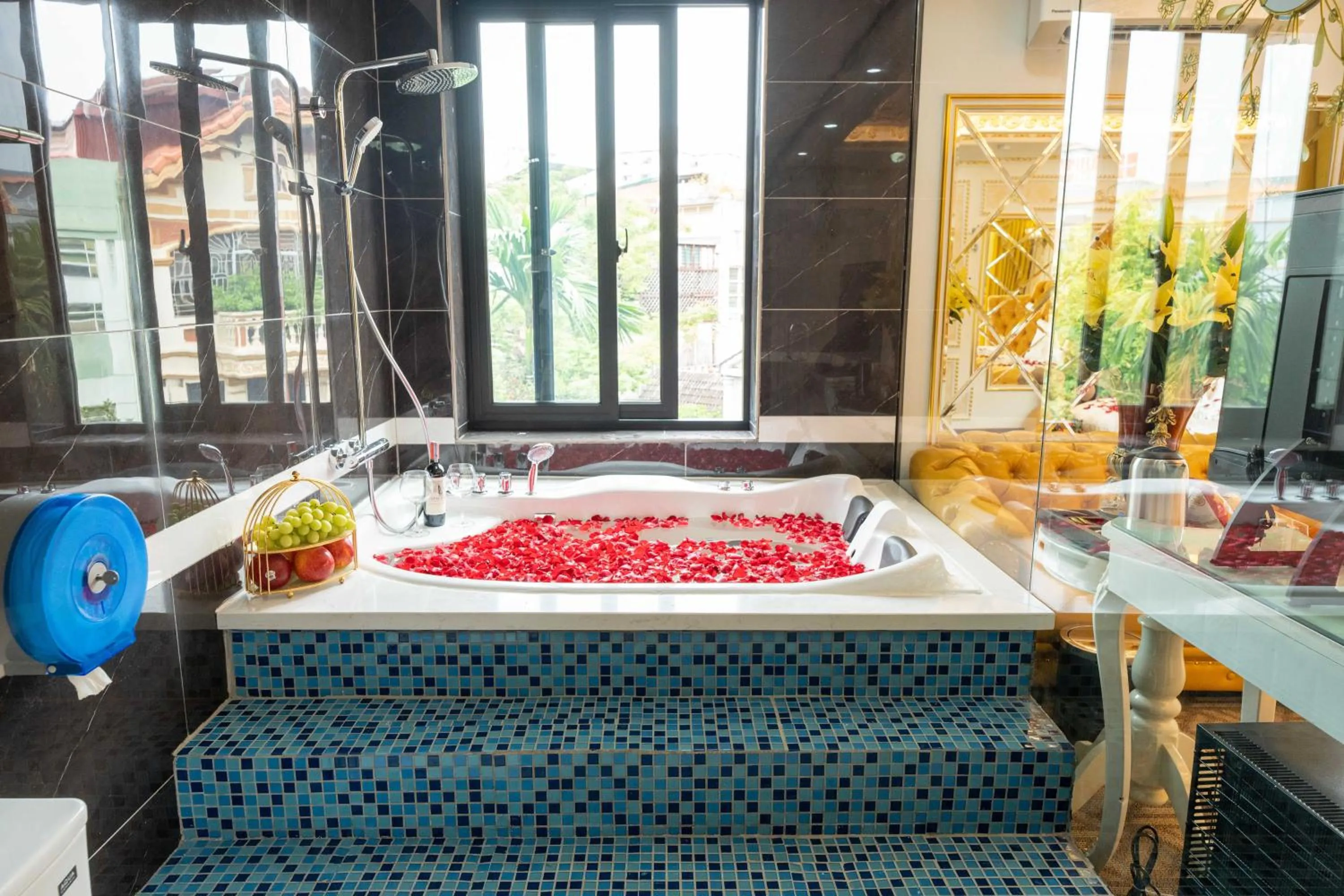 King's Hotel Linh Đàm 2