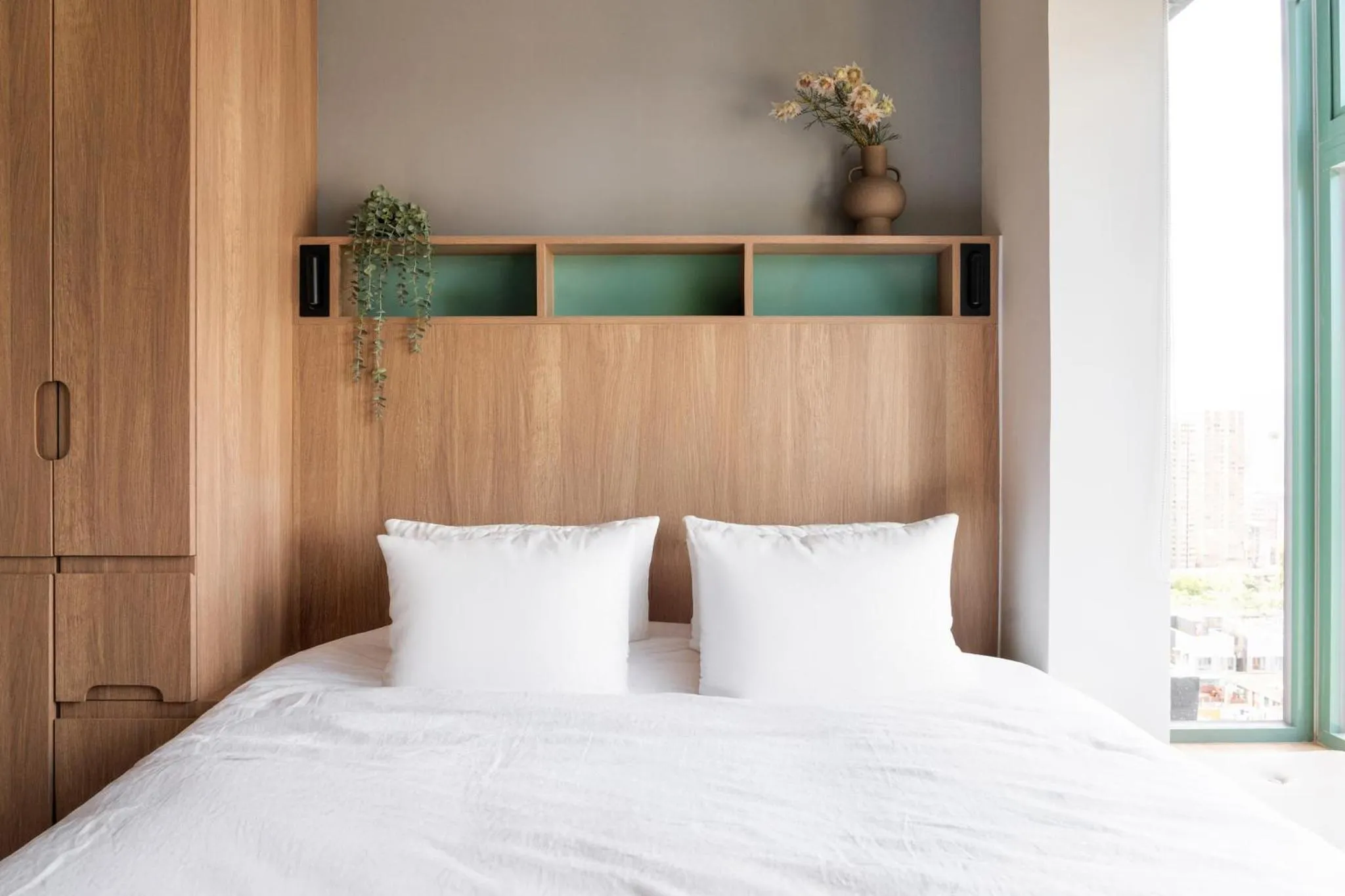 Bed in Weave Studios - Olympic