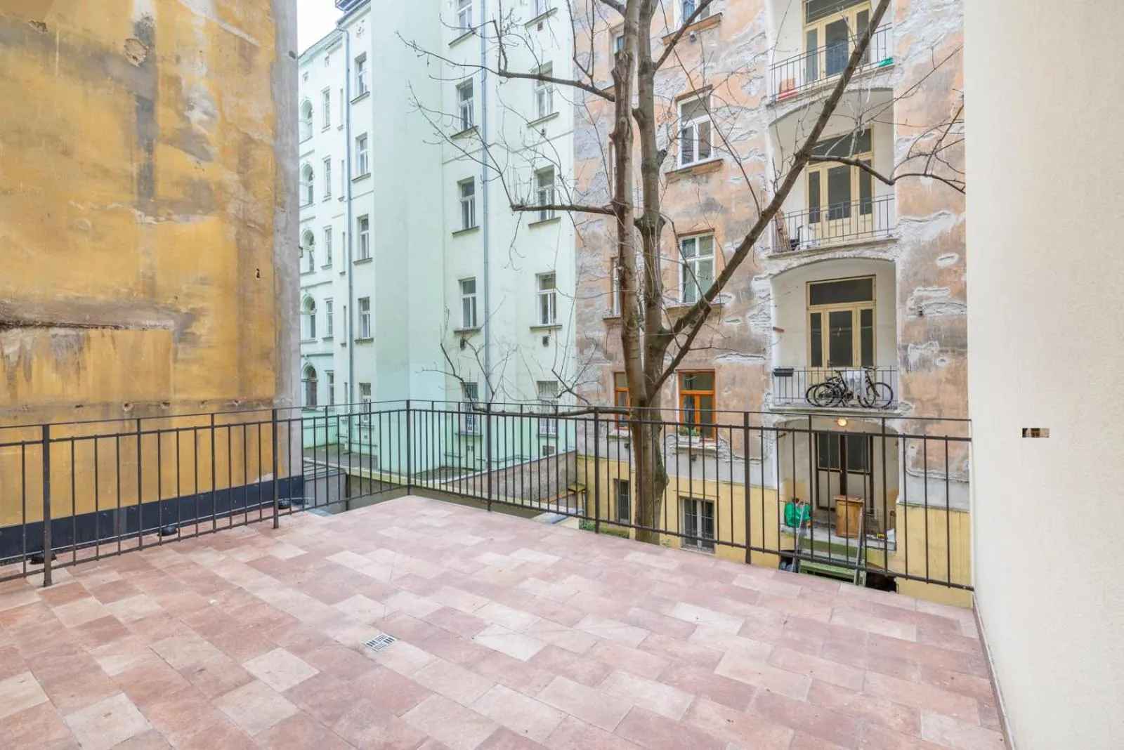 Balcony/Terrace in Petrin Tower Residence