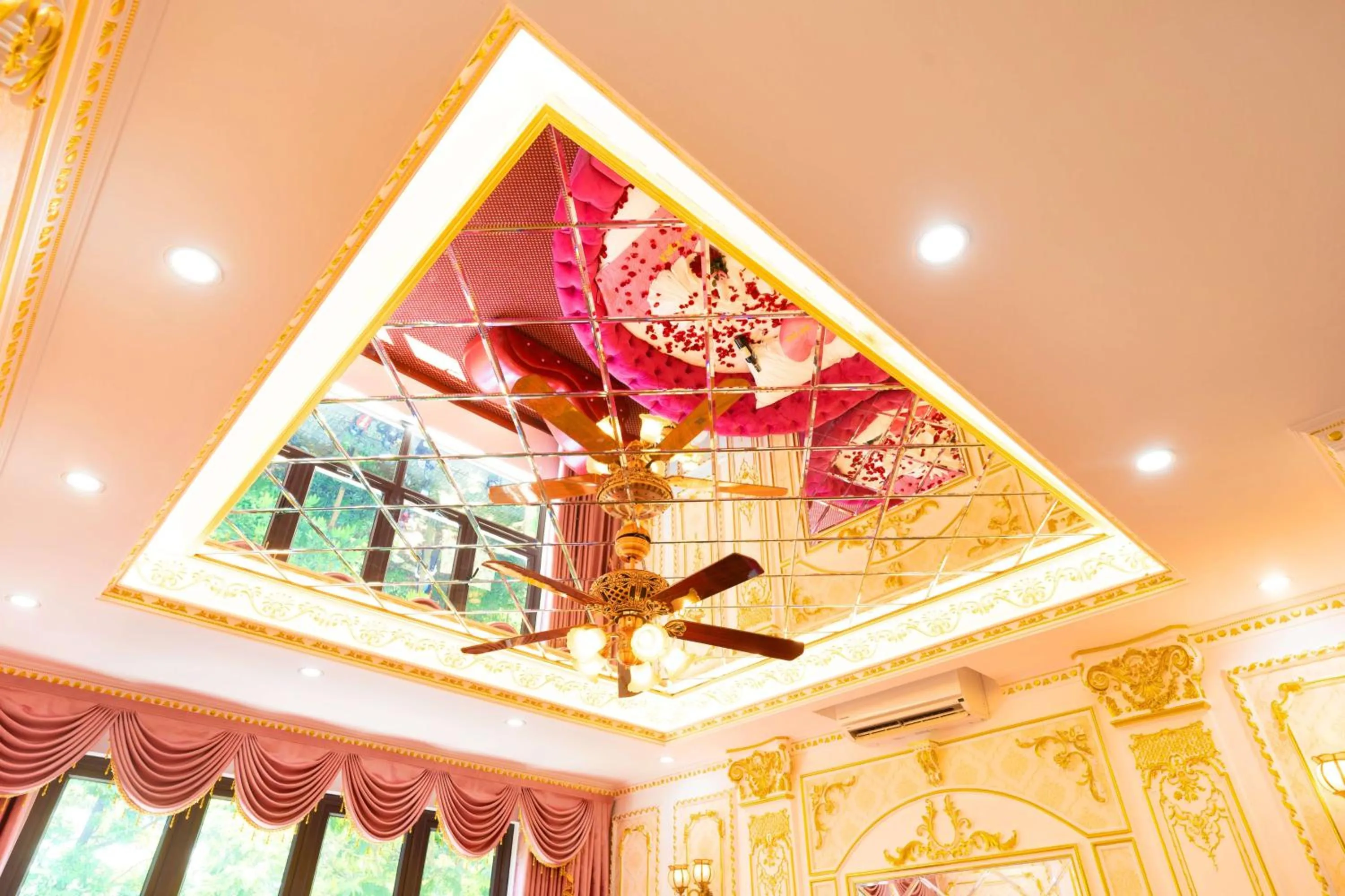 King's Hotel Linh Đàm 1