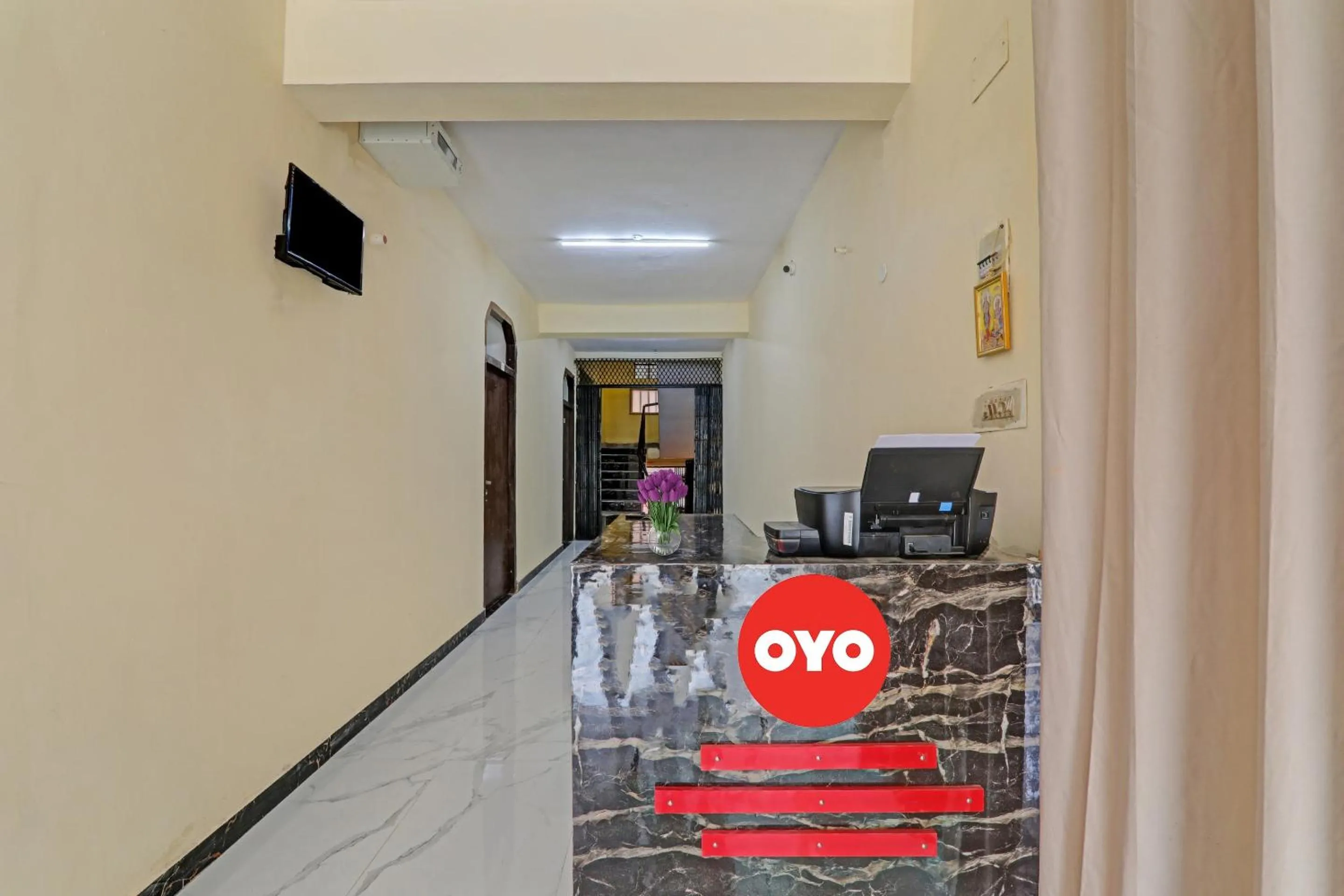 Lobby or reception in Hotel O by OYO Sunrise Inn