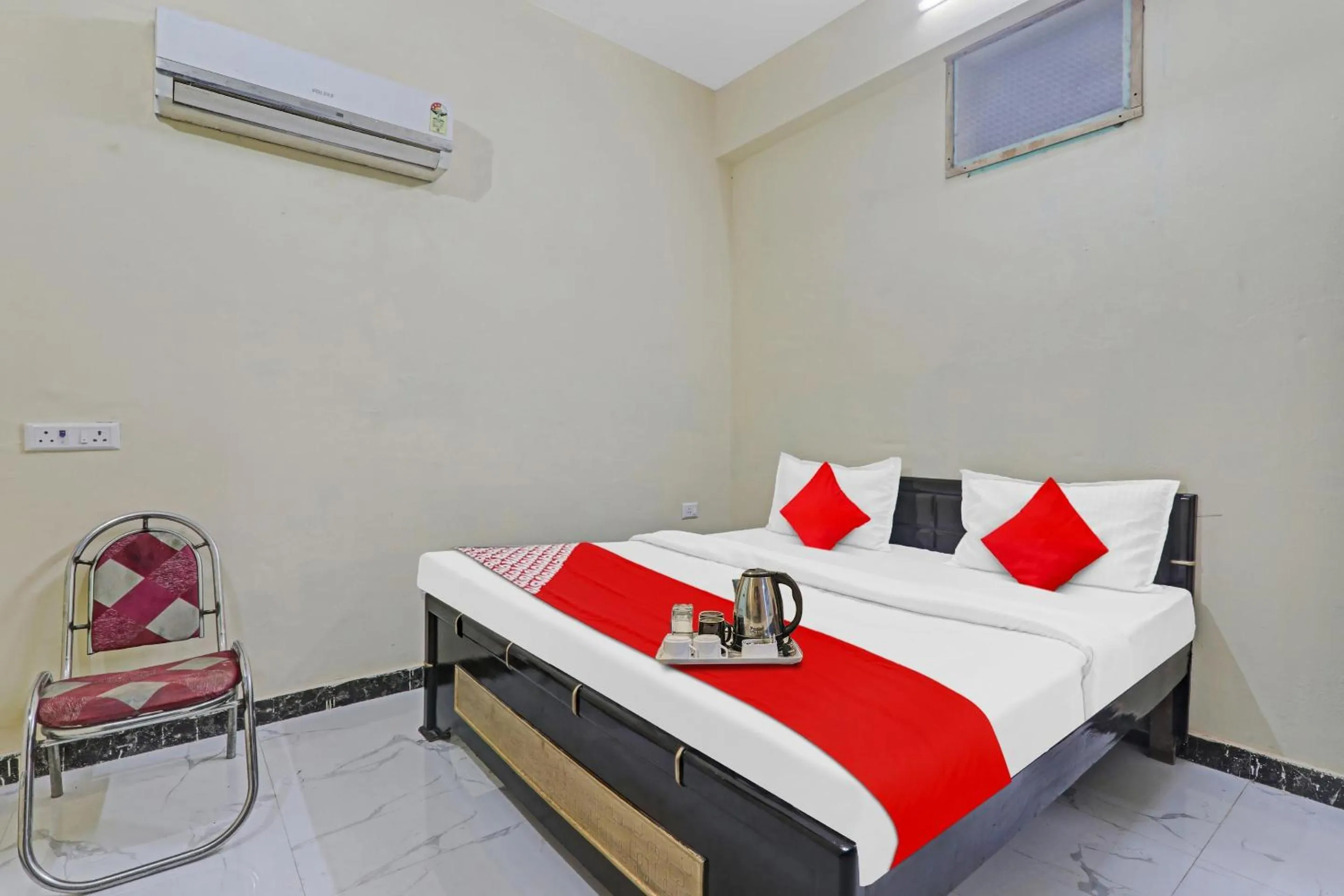 Bedroom, Bed in Hotel O by OYO Sunrise Inn