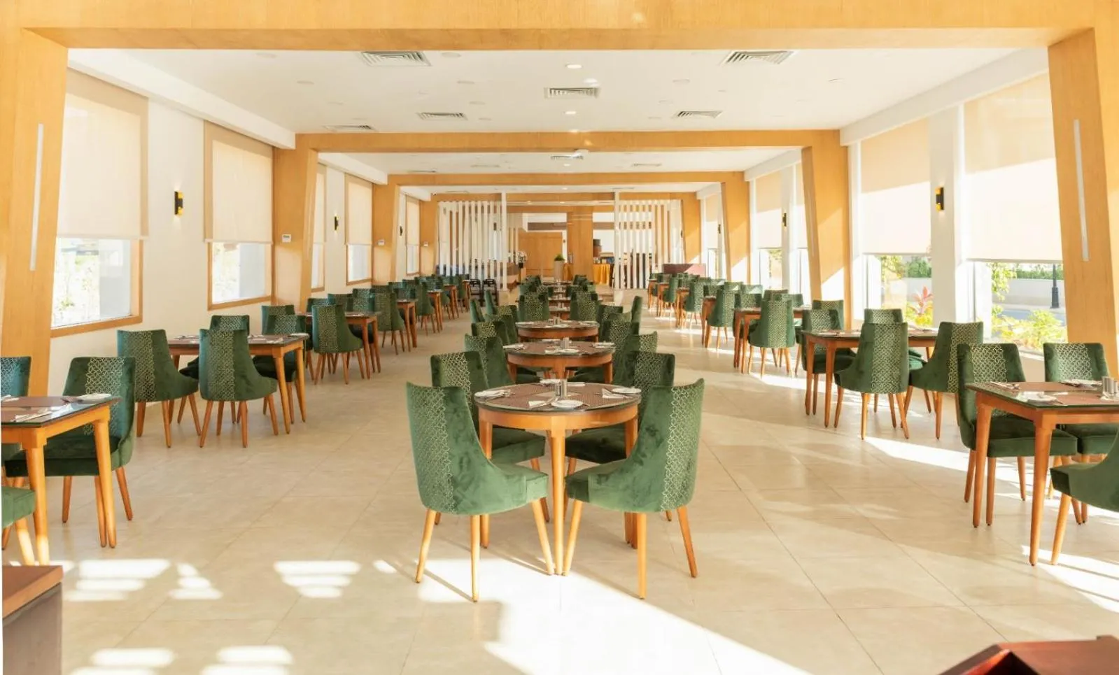 Restaurant/places to eat in Marom Port Said Resort & Beach