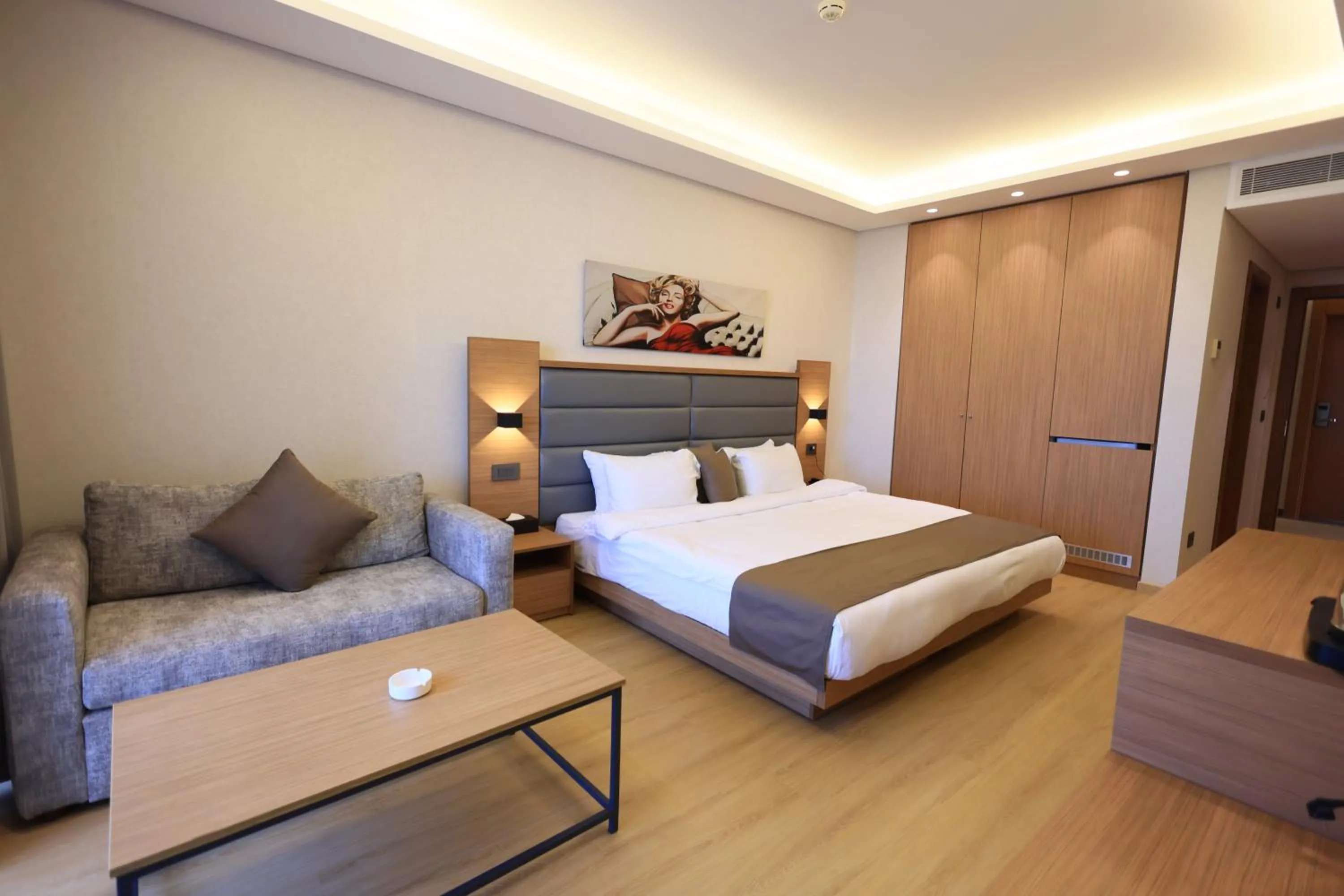 Bed in Heaven Prestige Hotel