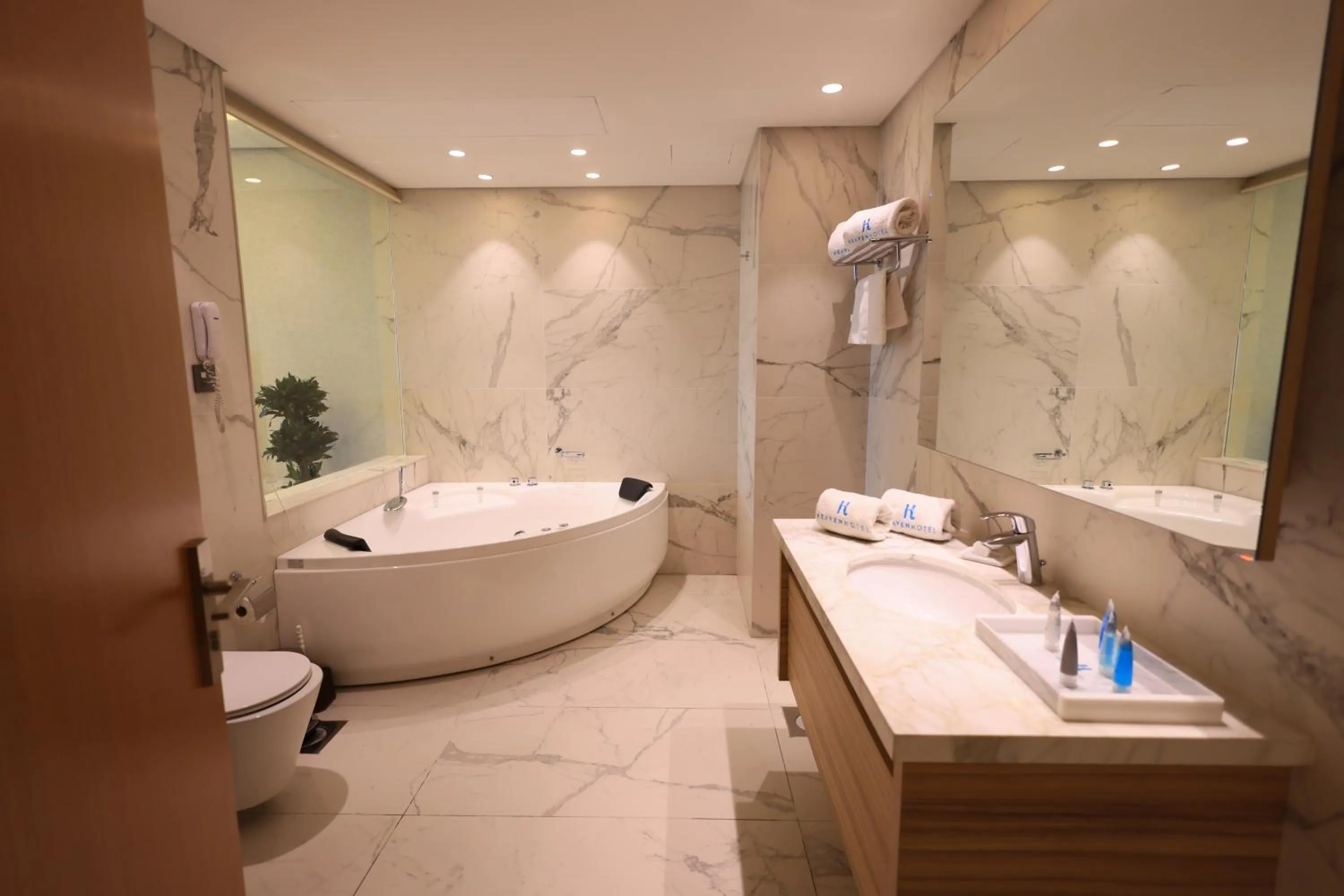 Shower in Heaven Prestige Hotel