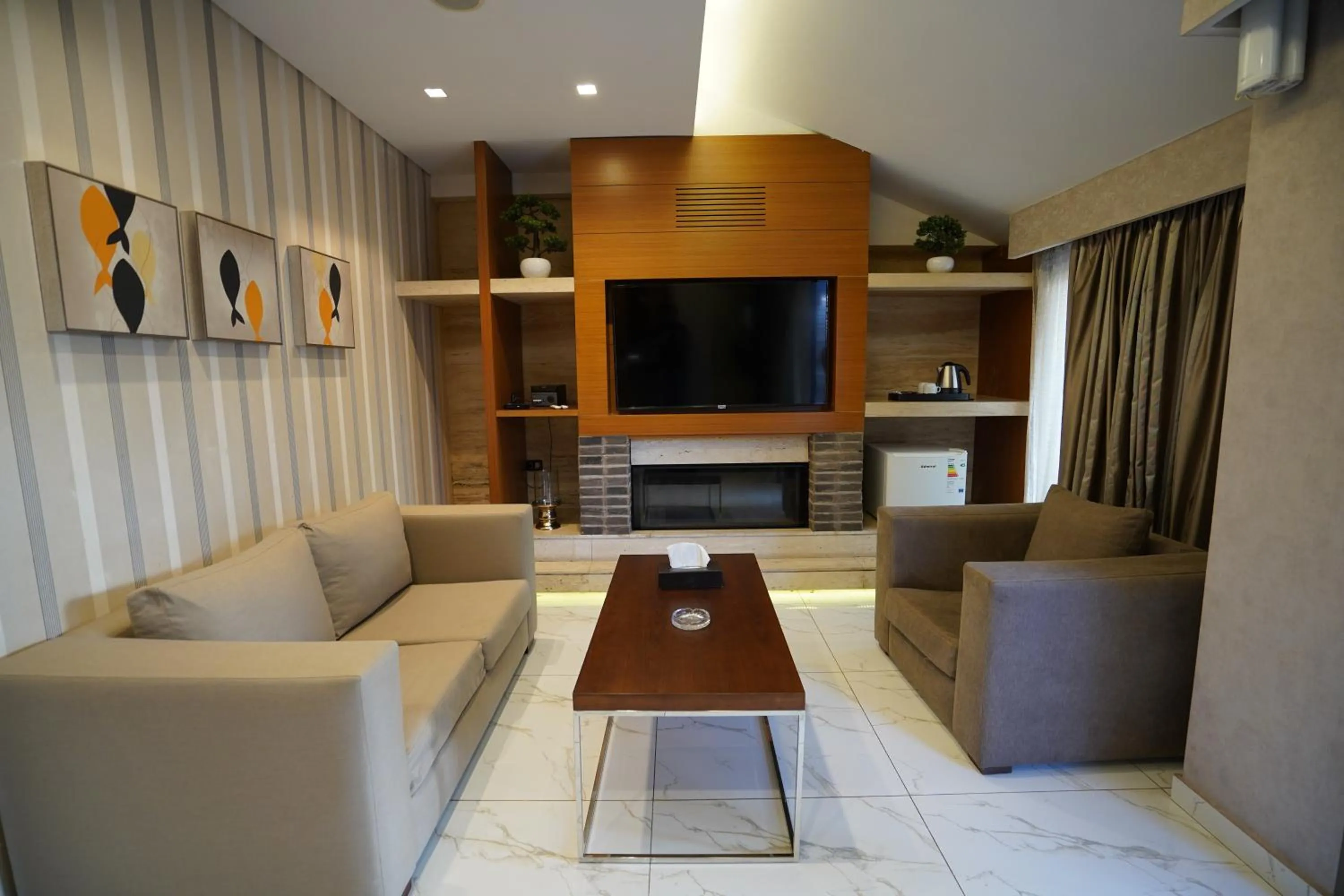 TV and multimedia in Heaven Prestige Hotel