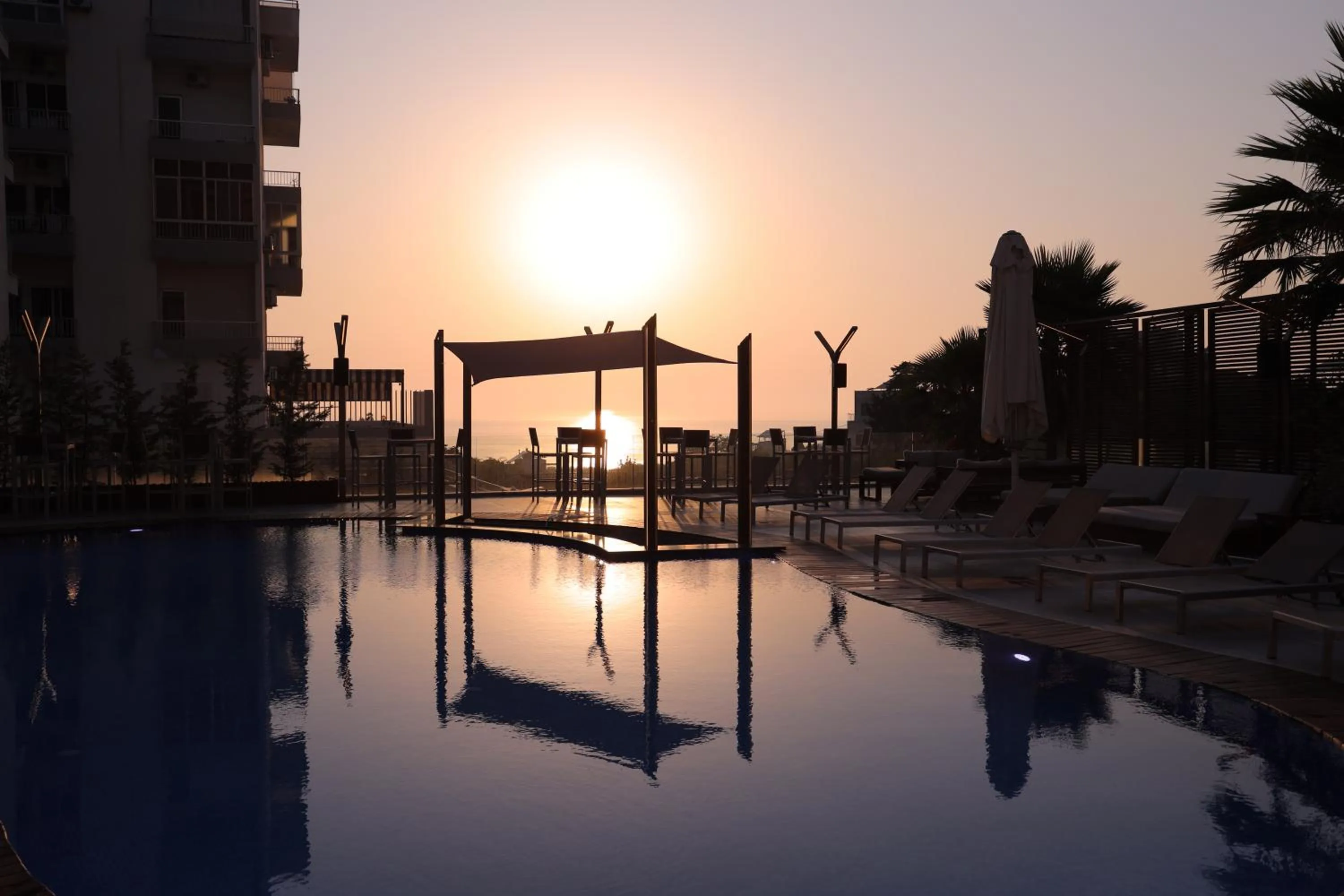 Sunset in Heaven Prestige Hotel