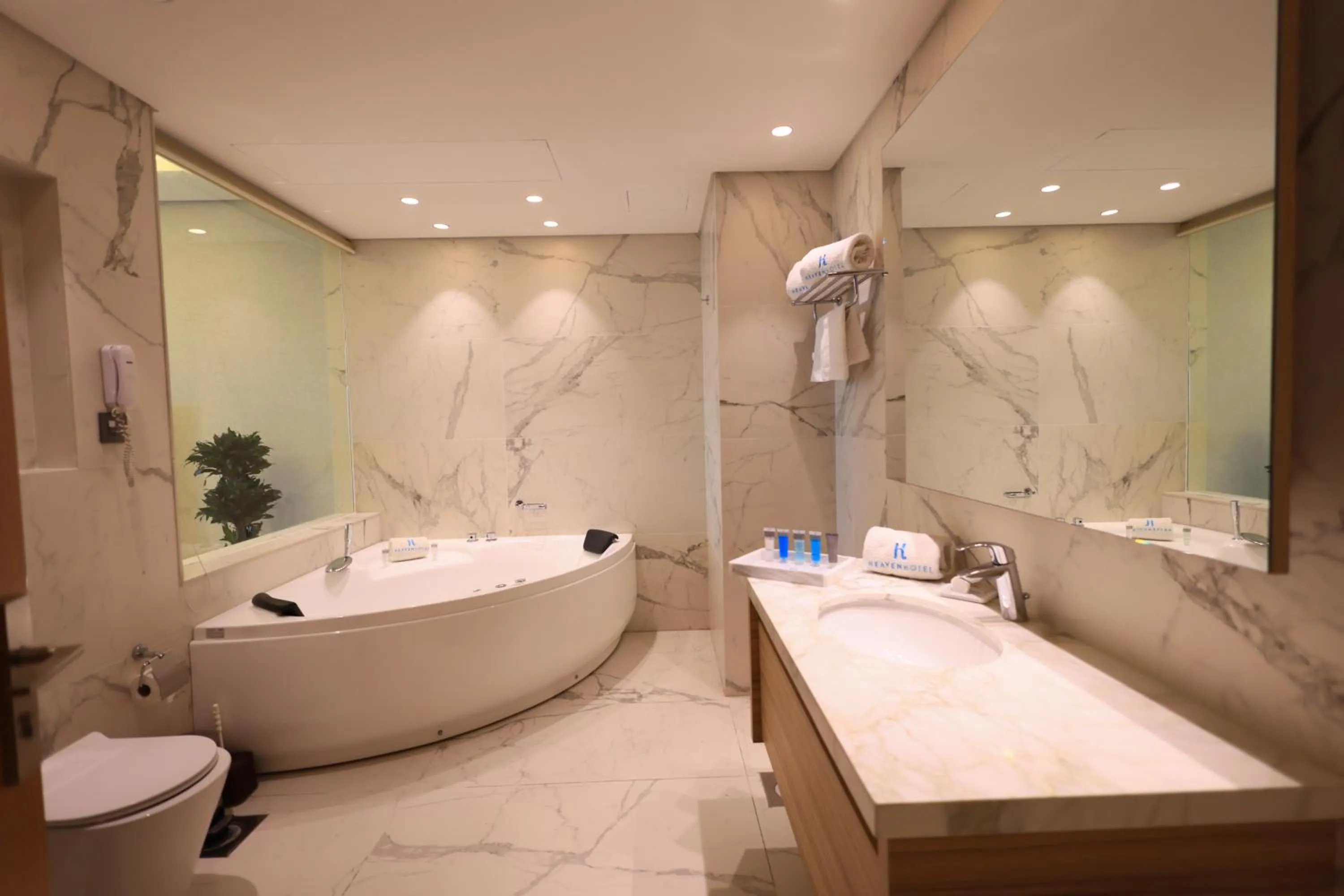 Shower in Heaven Prestige Hotel