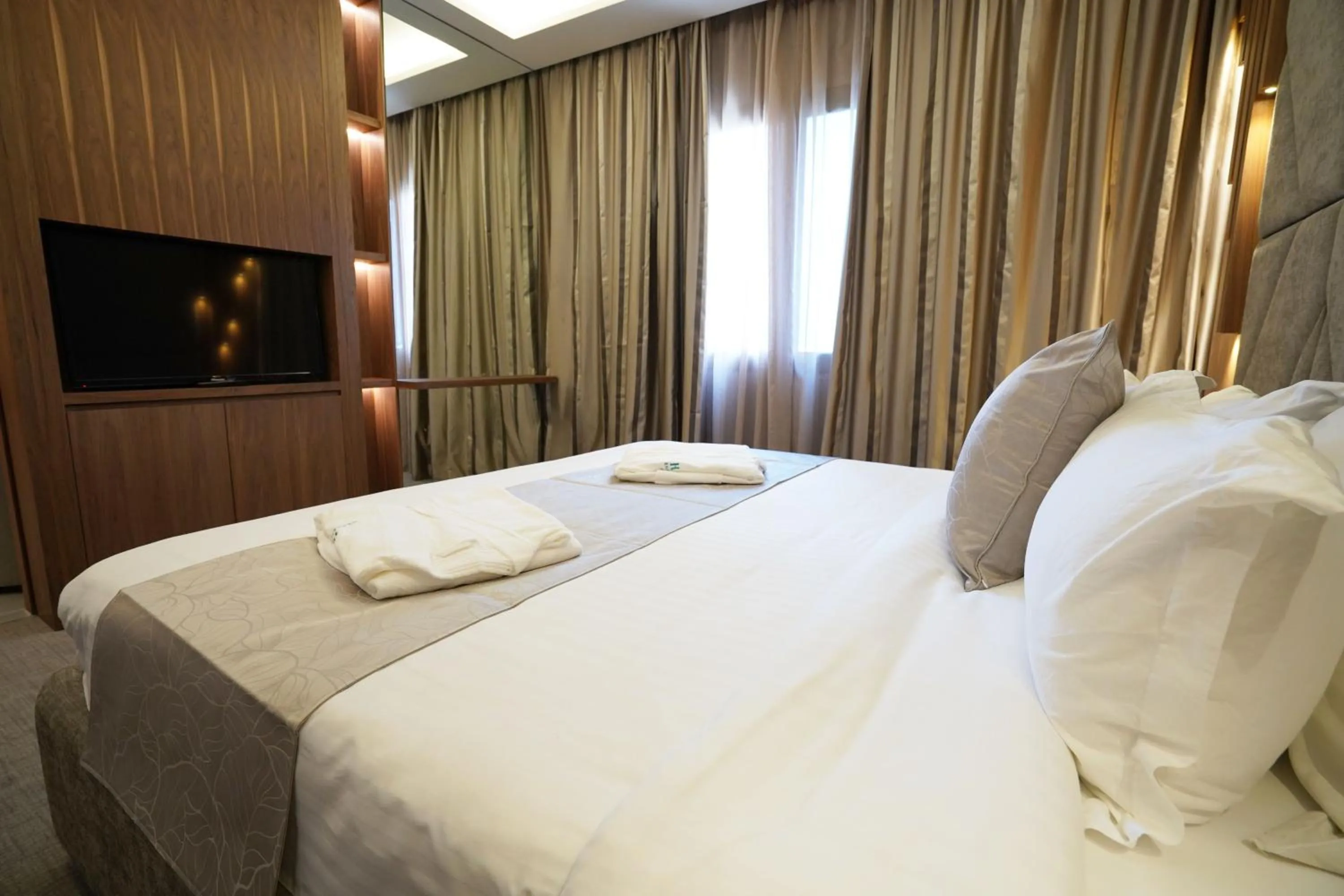 Bed in Heaven Prestige Hotel