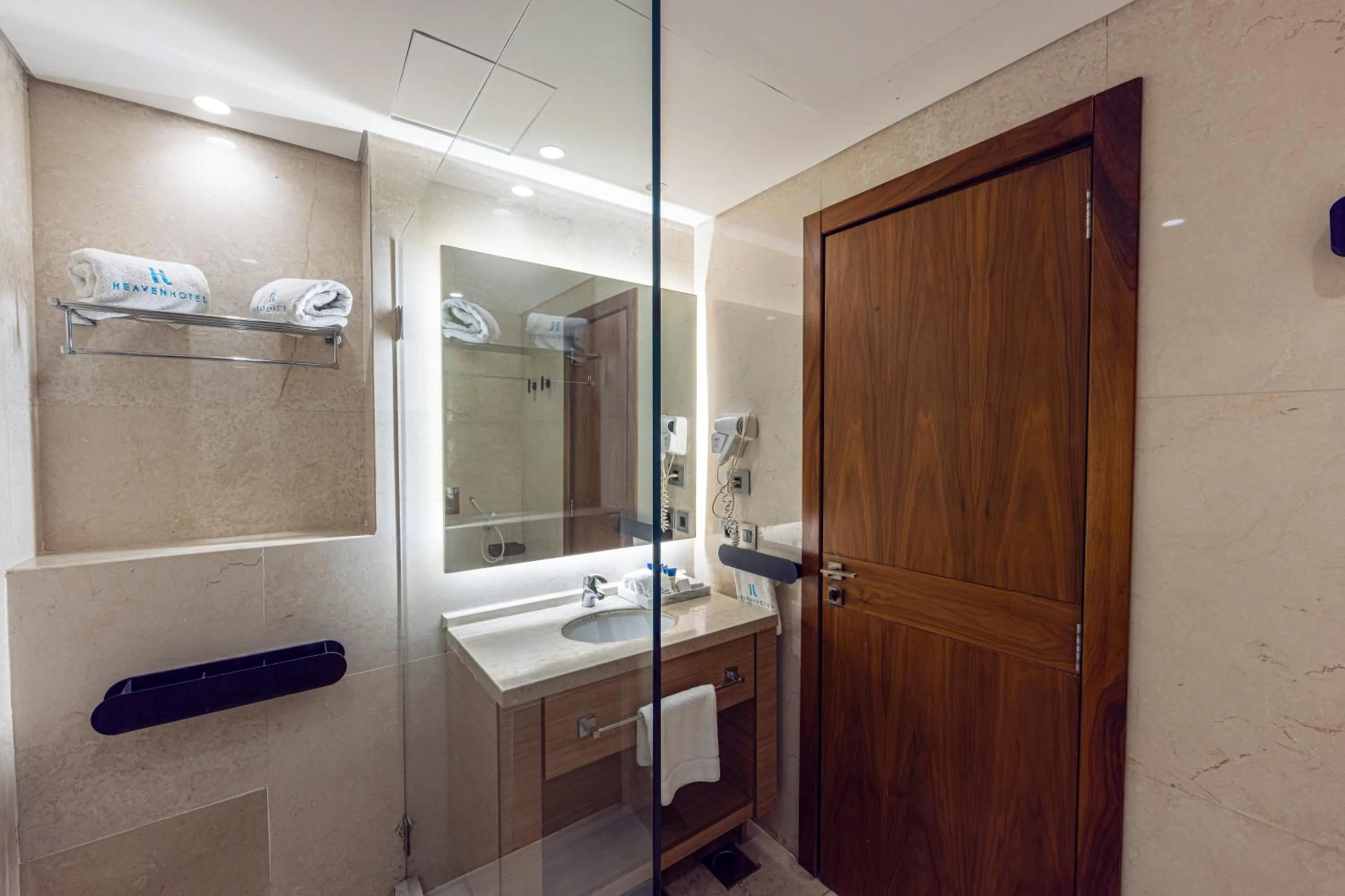 Shower in Heaven Prestige Hotel