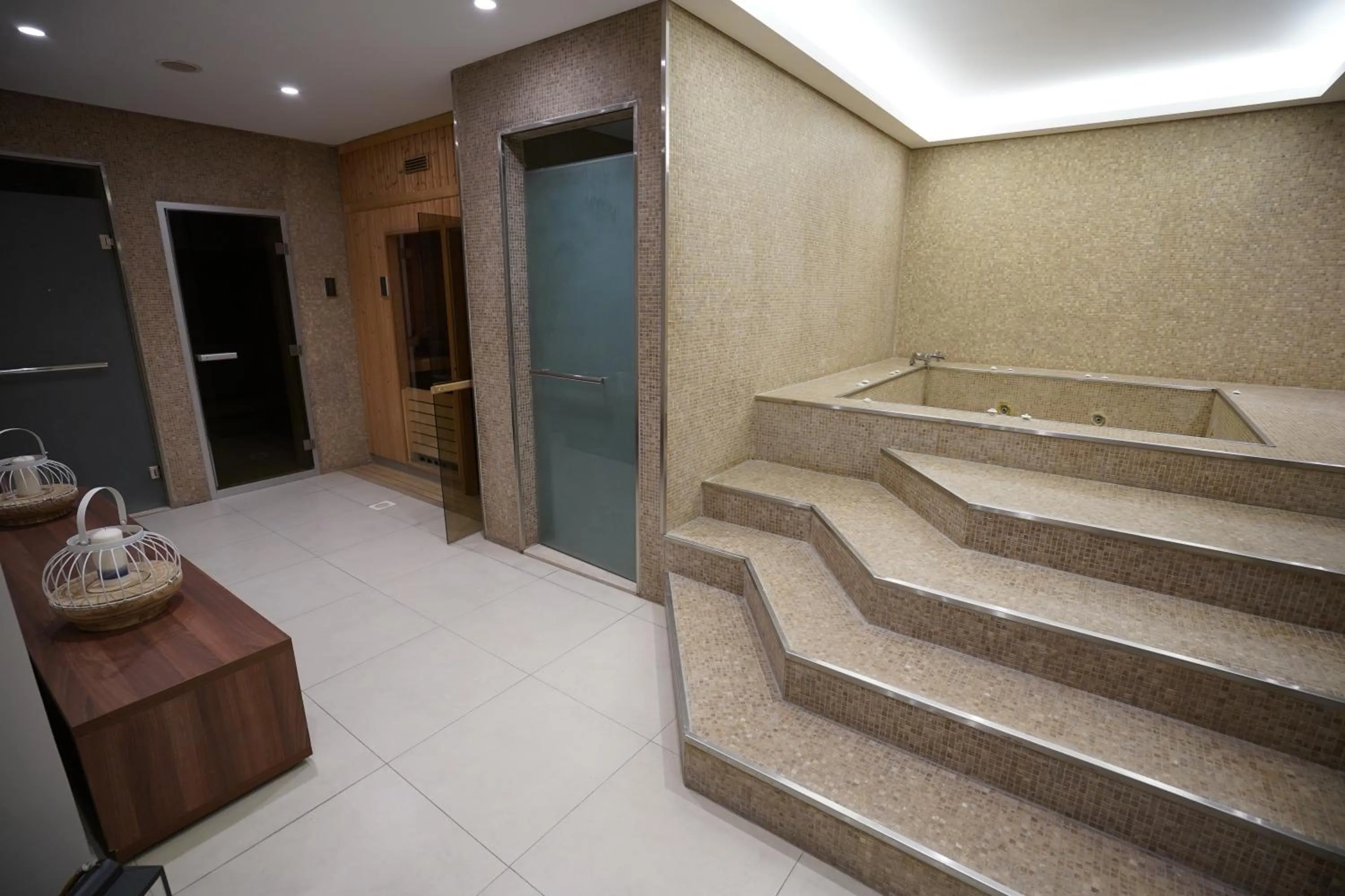 Spa and wellness centre/facilities in Heaven Prestige Hotel