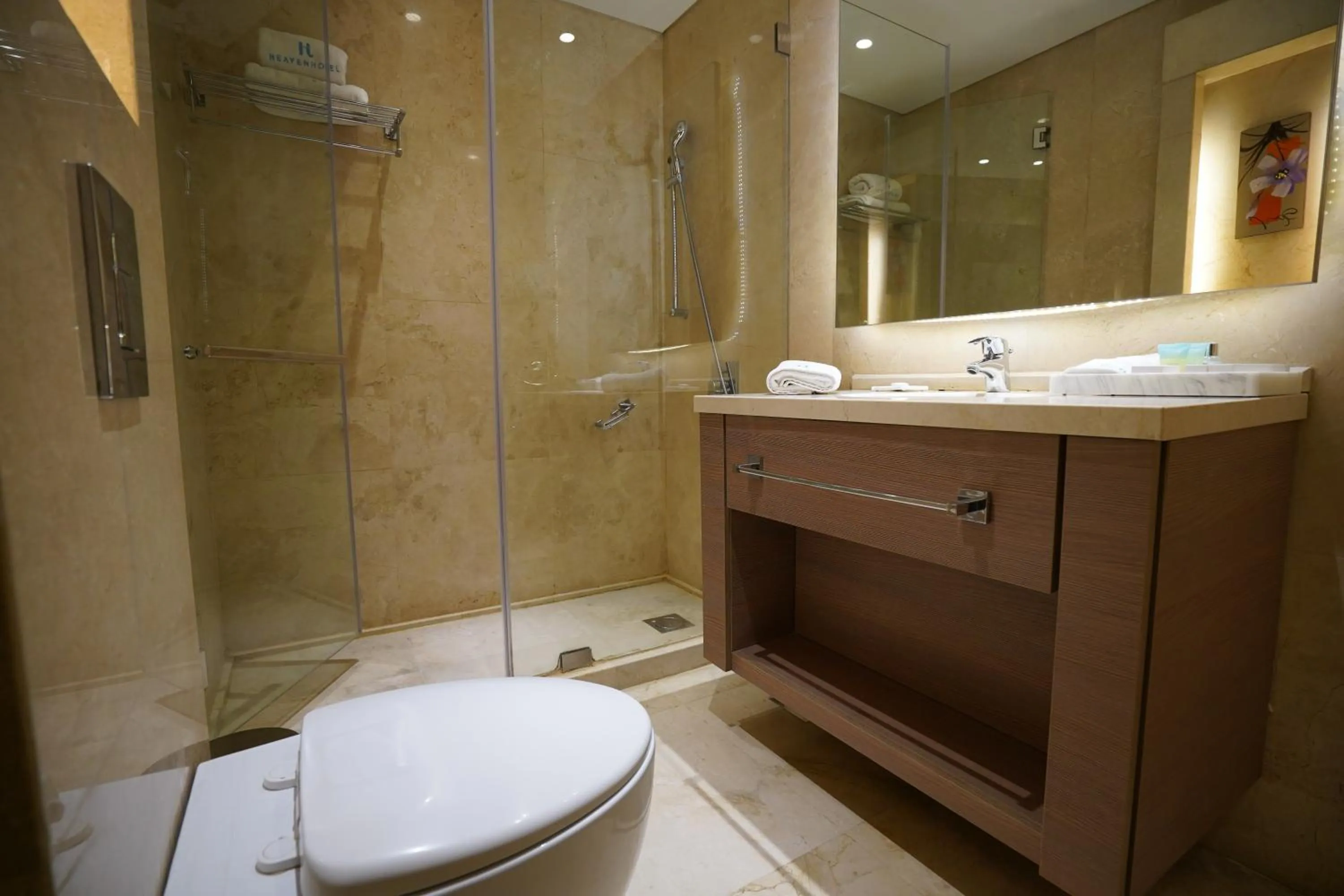 Shower in Heaven Prestige Hotel