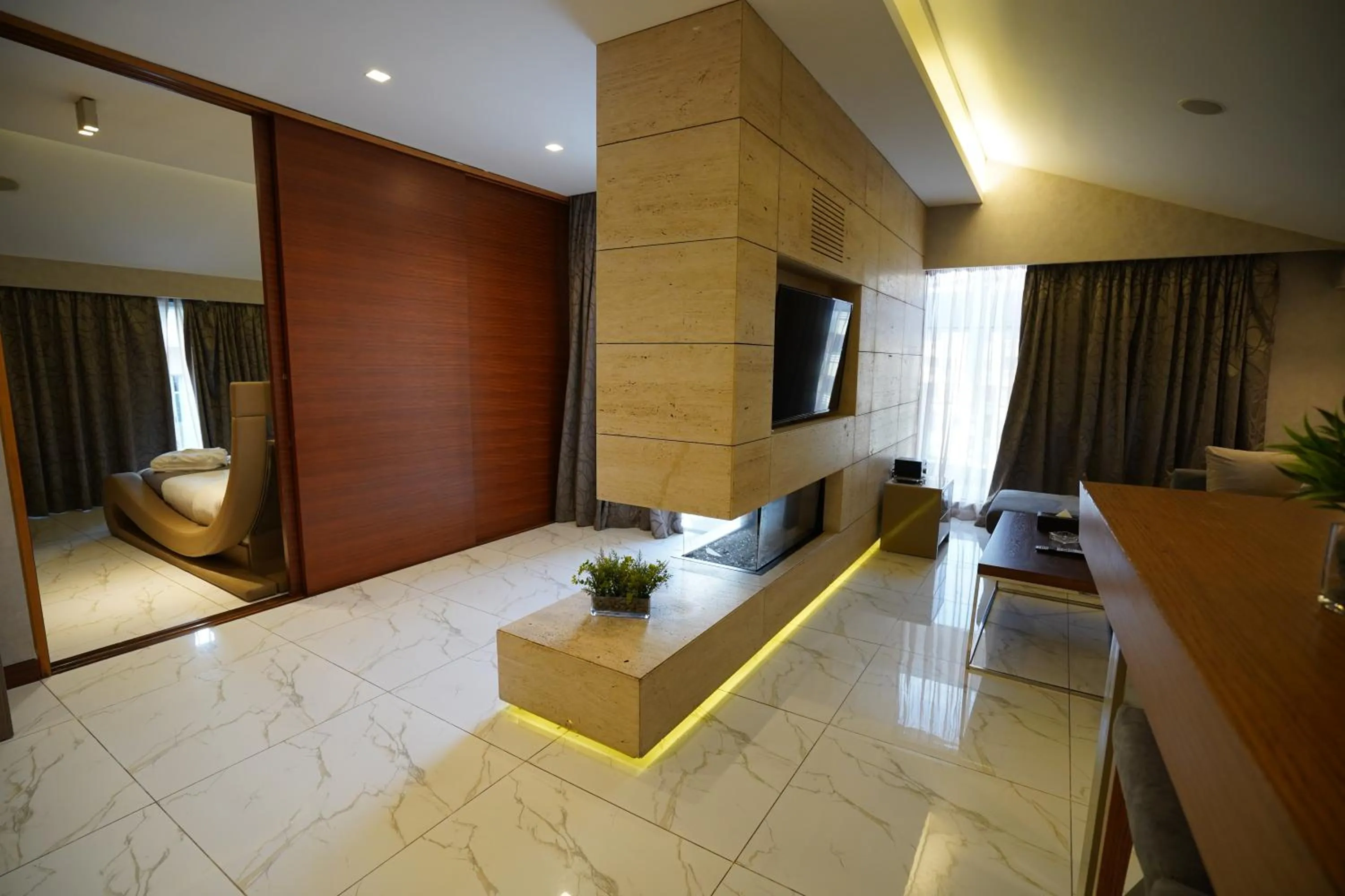 TV and multimedia in Heaven Prestige Hotel