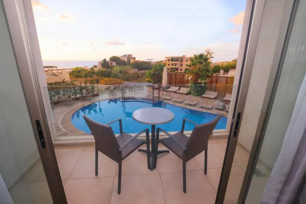 Superior King Room in Heaven Prestige Hotel Superior King Room in Heaven Prestige Hotel