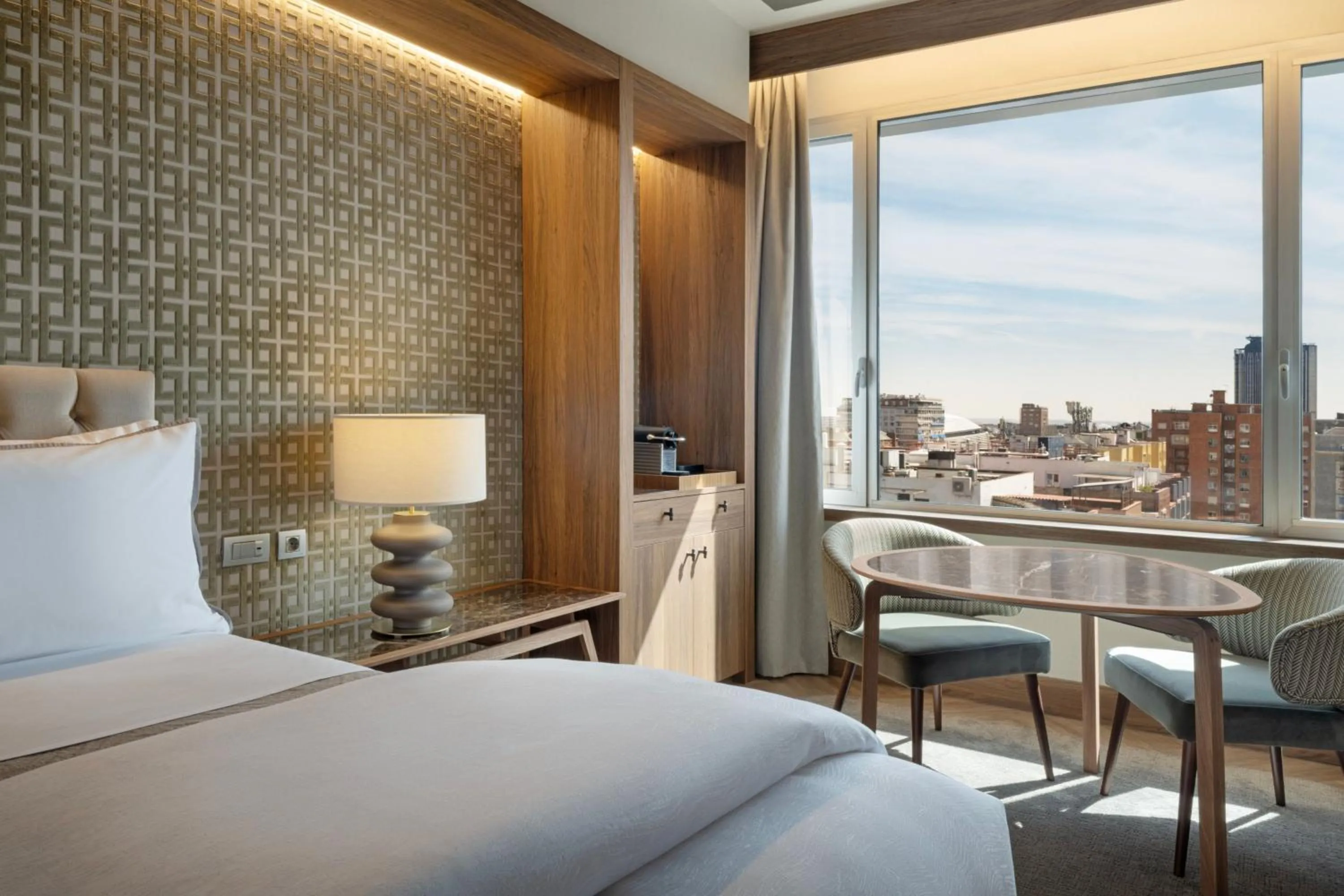 Photo of the whole room, Bed in The Westin Madrid Cuzco