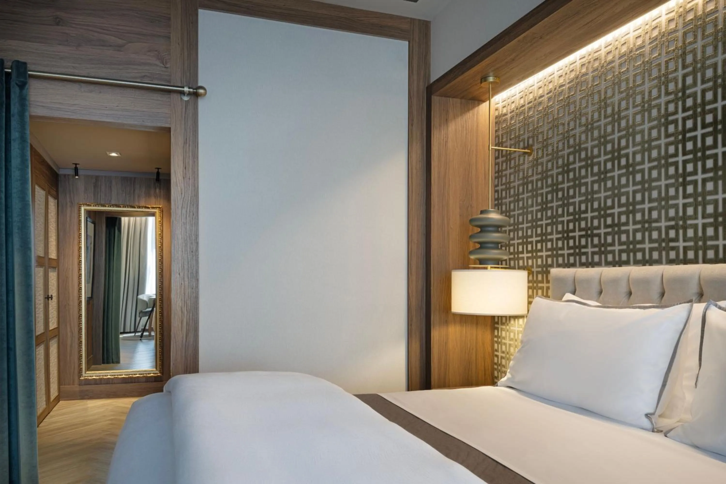 Bedroom, Bed in The Westin Madrid Cuzco