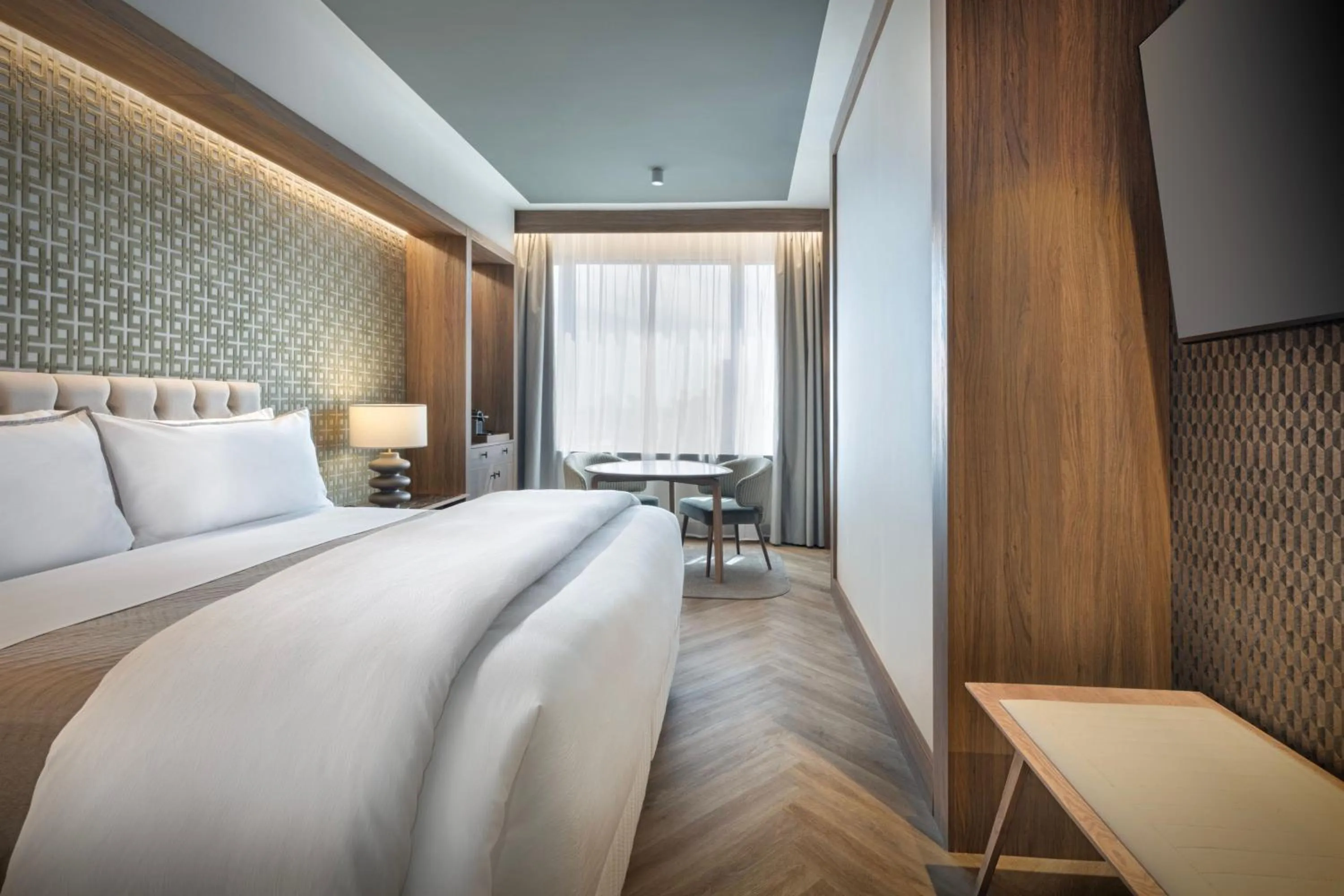 Photo of the whole room, Bed in The Westin Madrid Cuzco