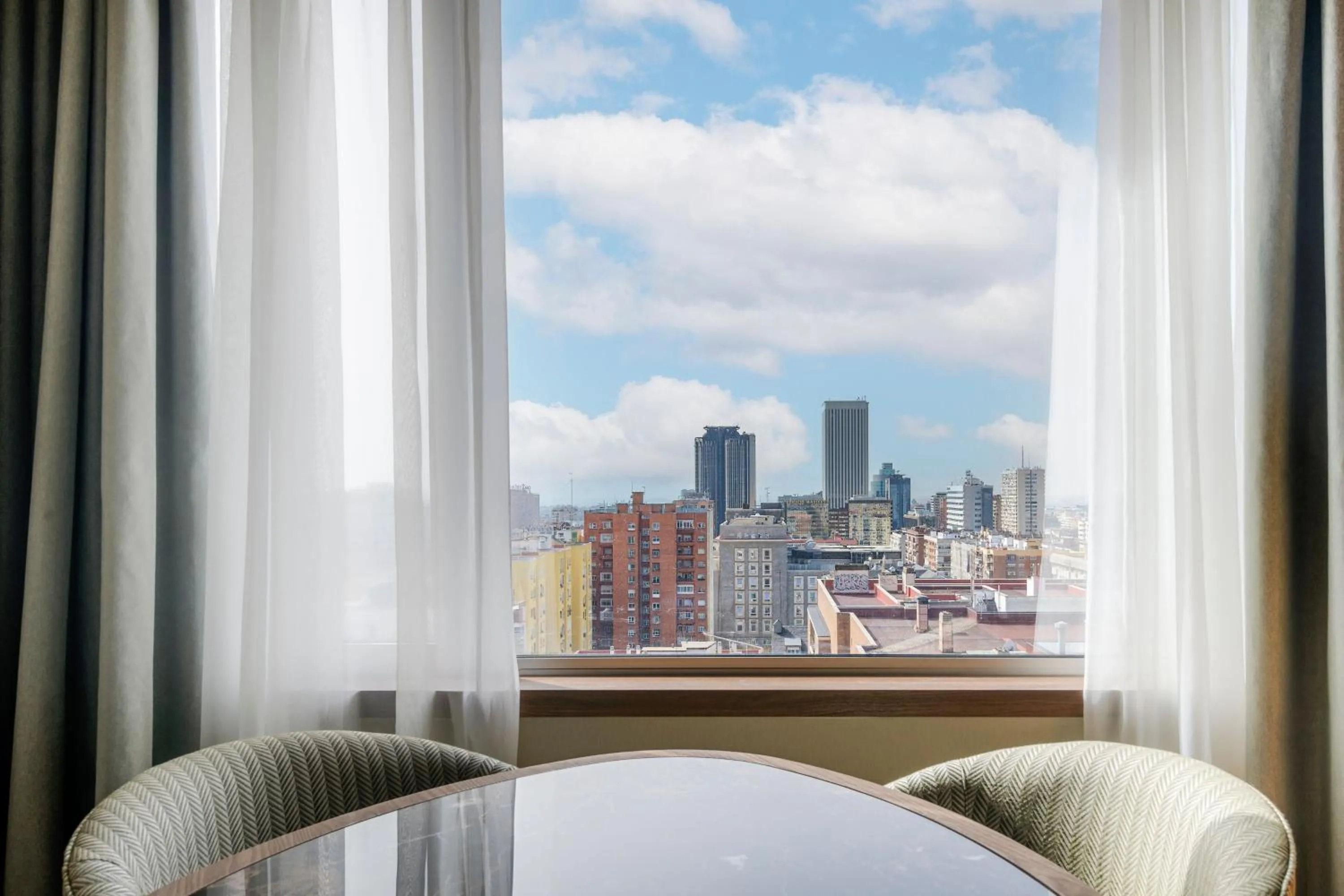 Photo of the whole room in The Westin Madrid Cuzco