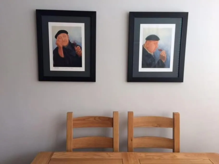 Decorative detail in River Road, Littlehampton, Executive Apartment