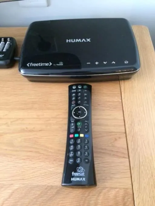 TV and multimedia in River Road, Littlehampton, Executive Apartment