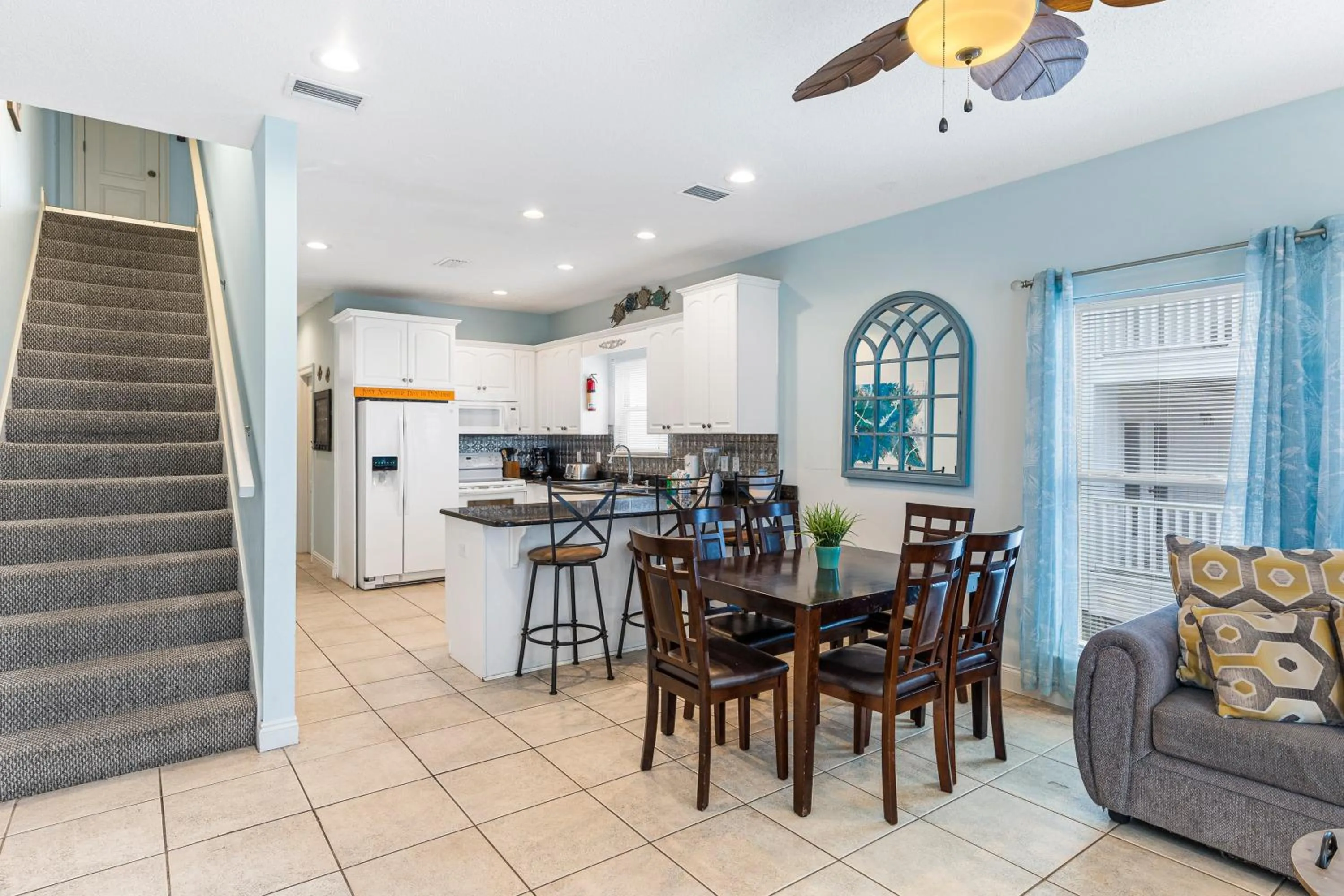 Kitchen or kitchenette in Turtle's Nest West