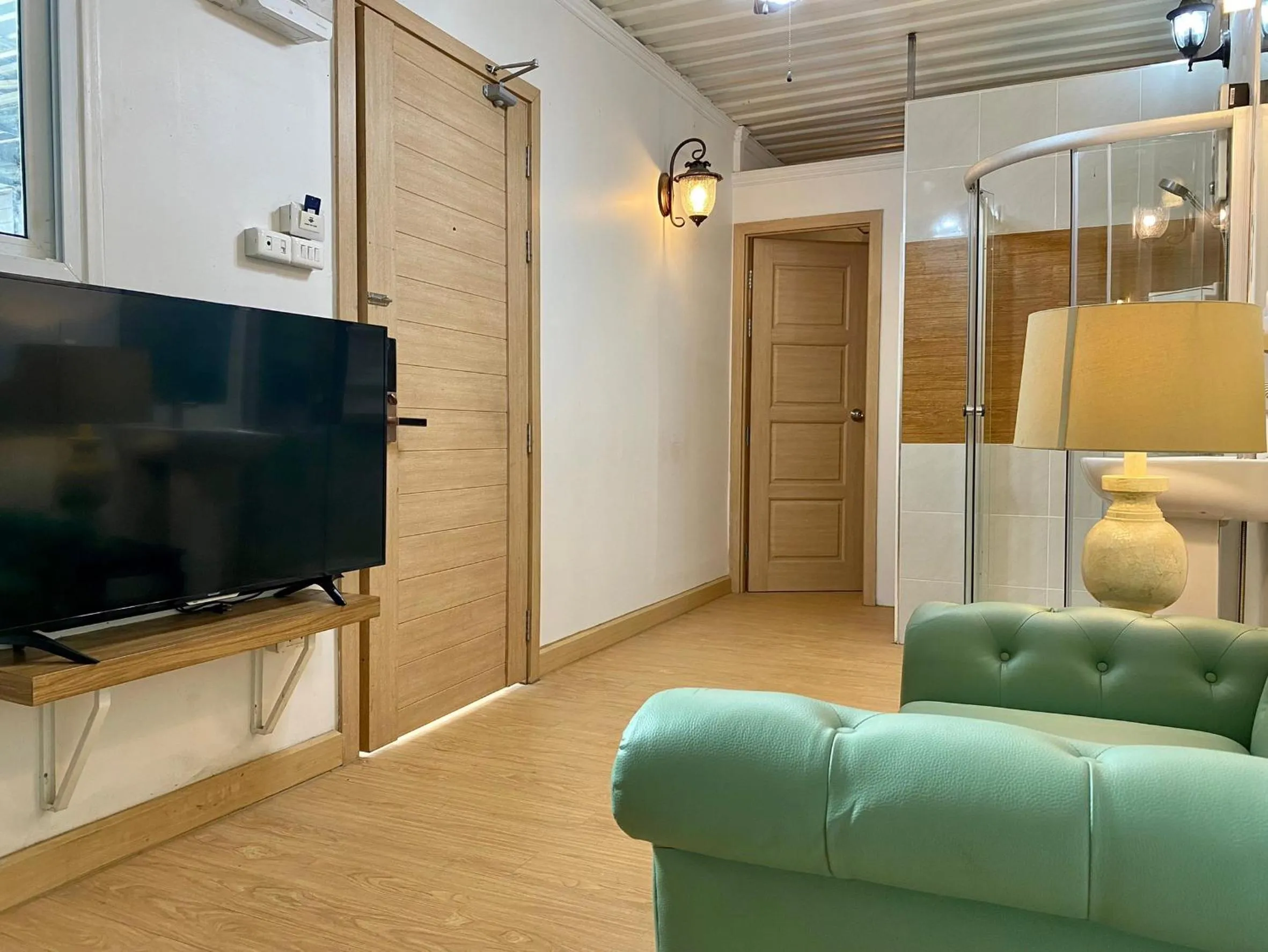 TV and multimedia in Marc Hotel Maesai