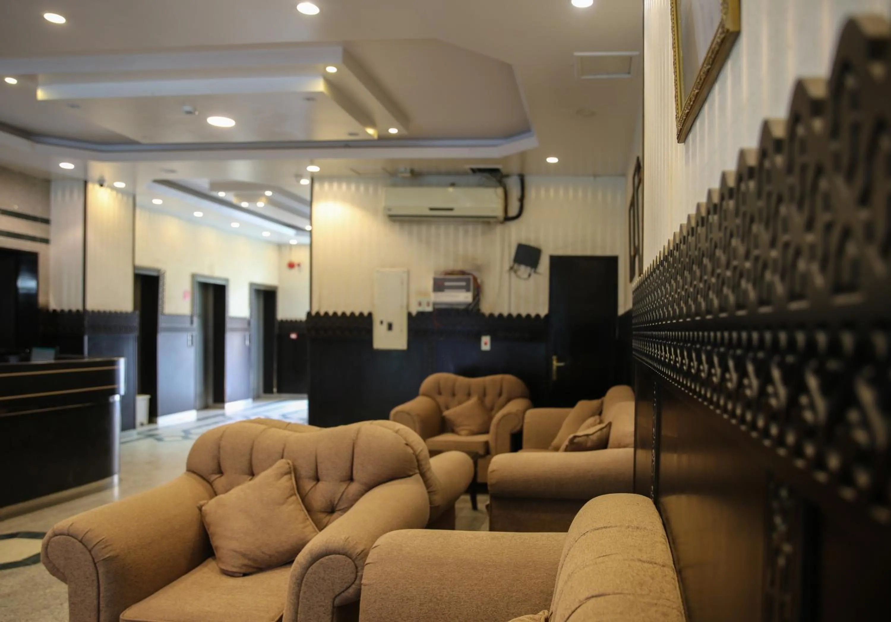 Lobby or reception in Qaser Alhamra Serviced apartments